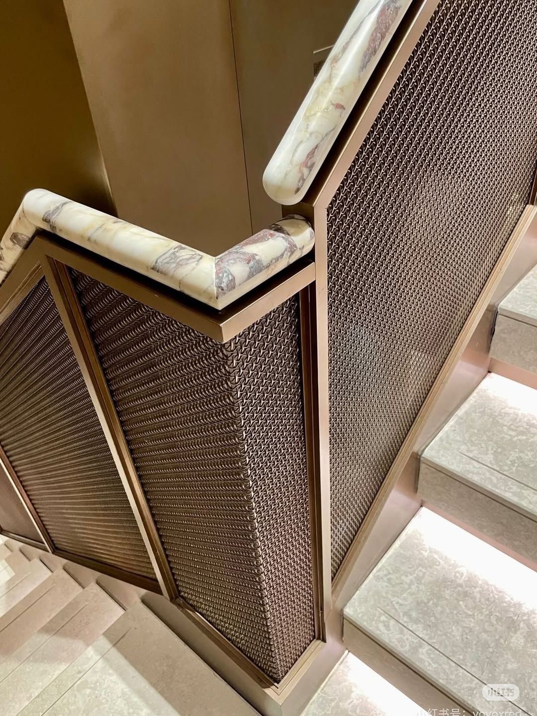 Luxe-staircase-design-details-with-metal-grille