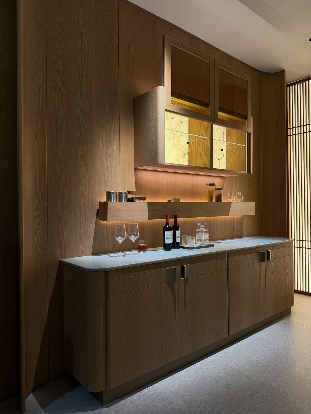 Customized-modern-pantry-niche