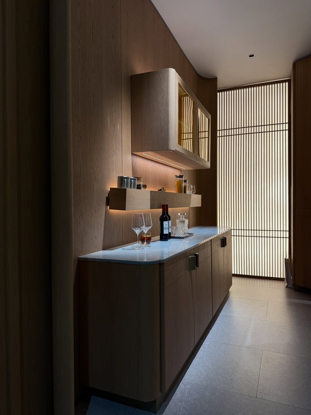 Customized modern pantry niche