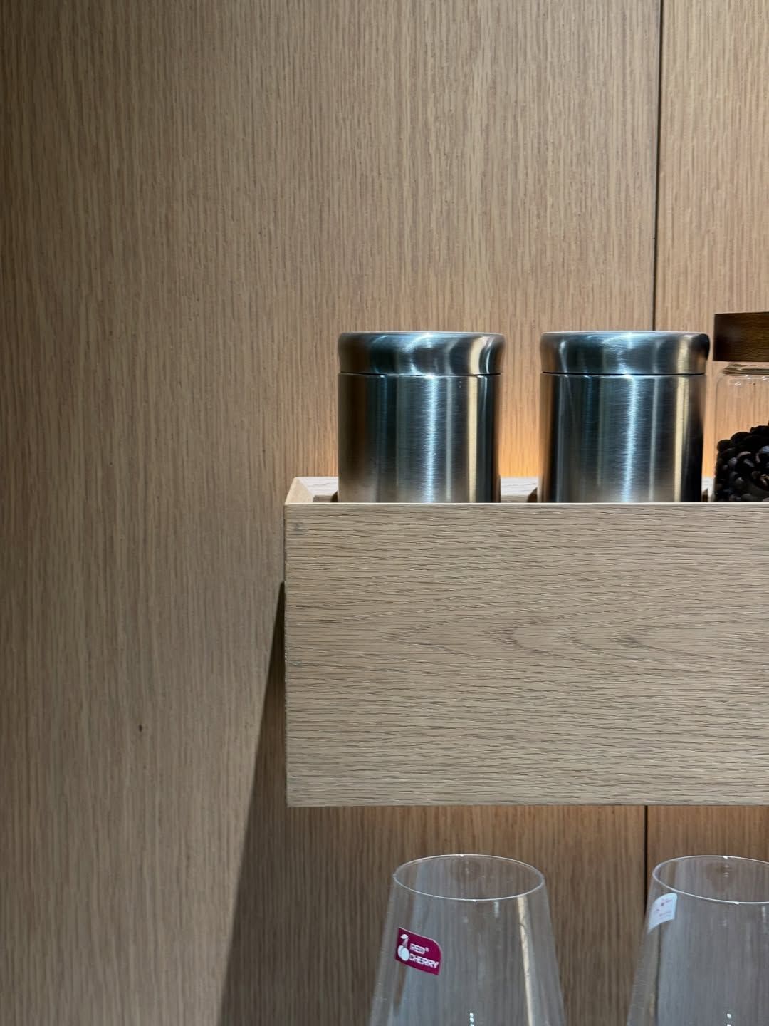 Customized modern pantry niche