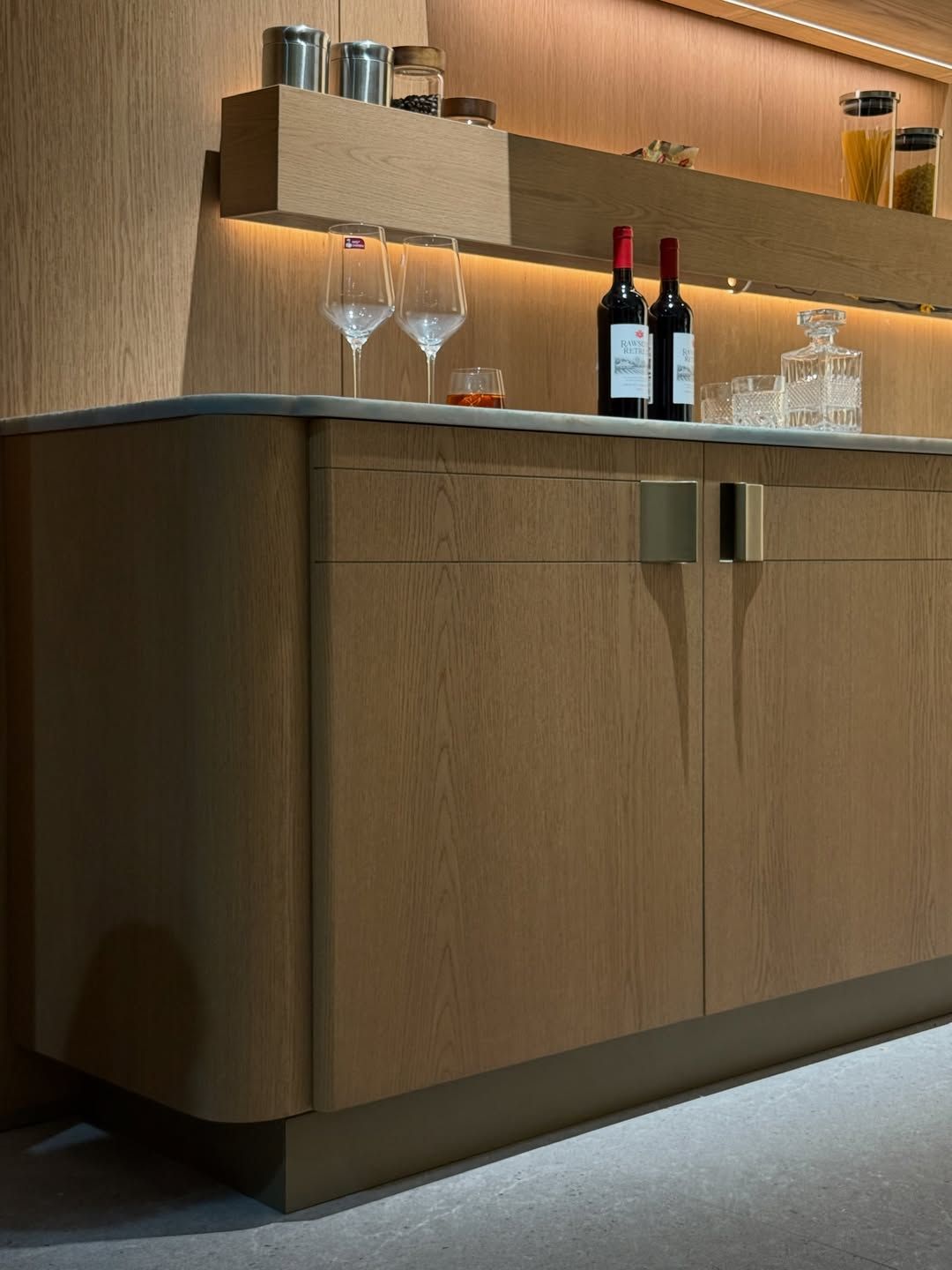 Customized modern pantry niche