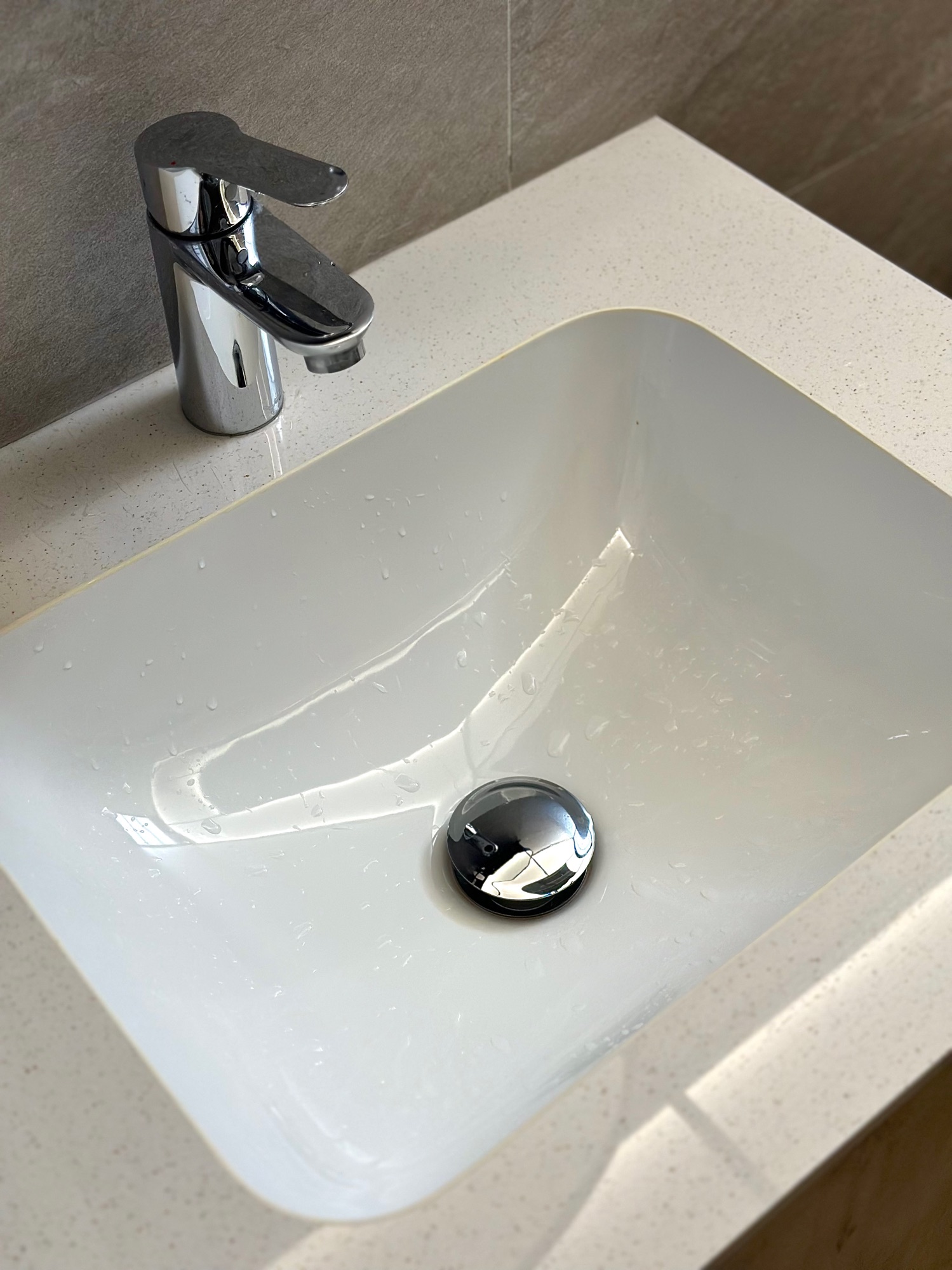 Beauty of integrated, one-piece sink