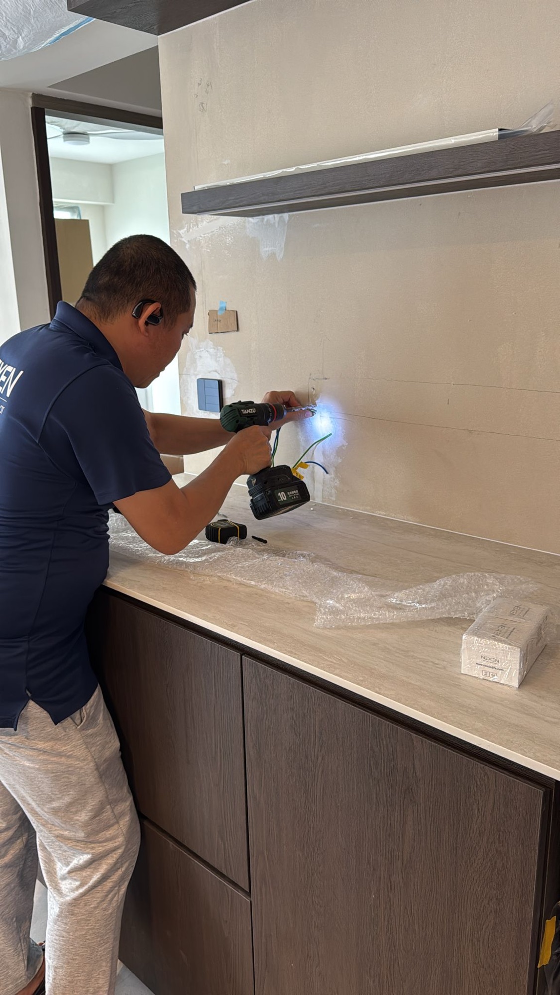 Coffee in the day, bar at night.