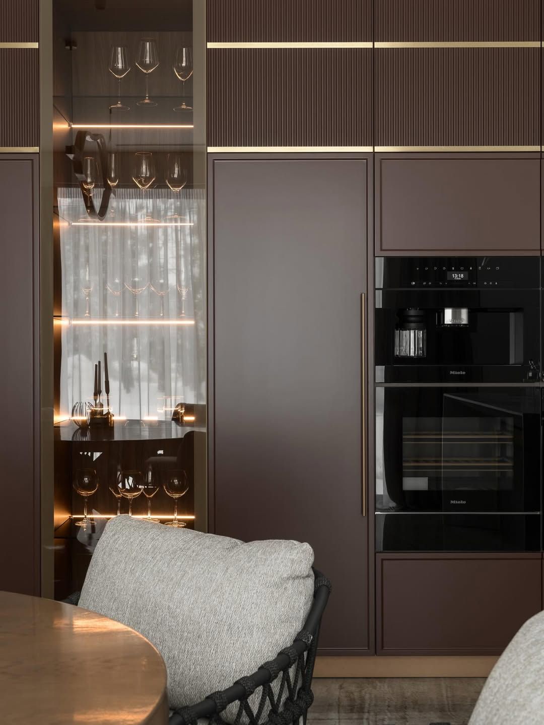 Luxurious dry kitchen & dining area