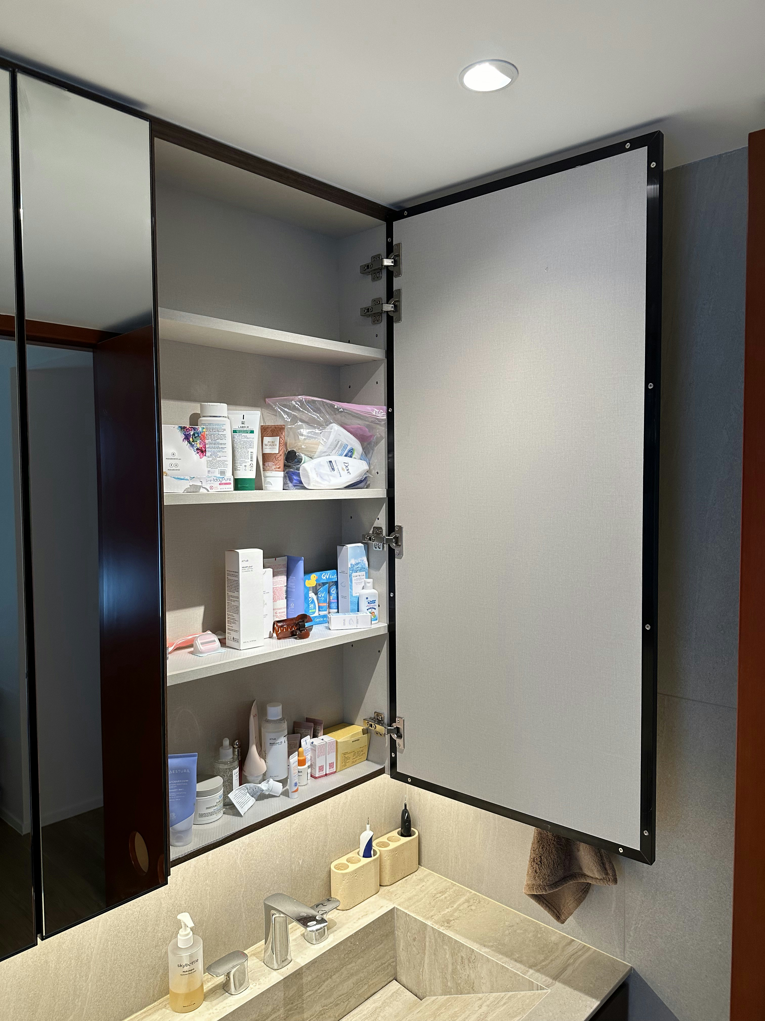 8 Ways to Elevate Your Bathroom Experience 🫧