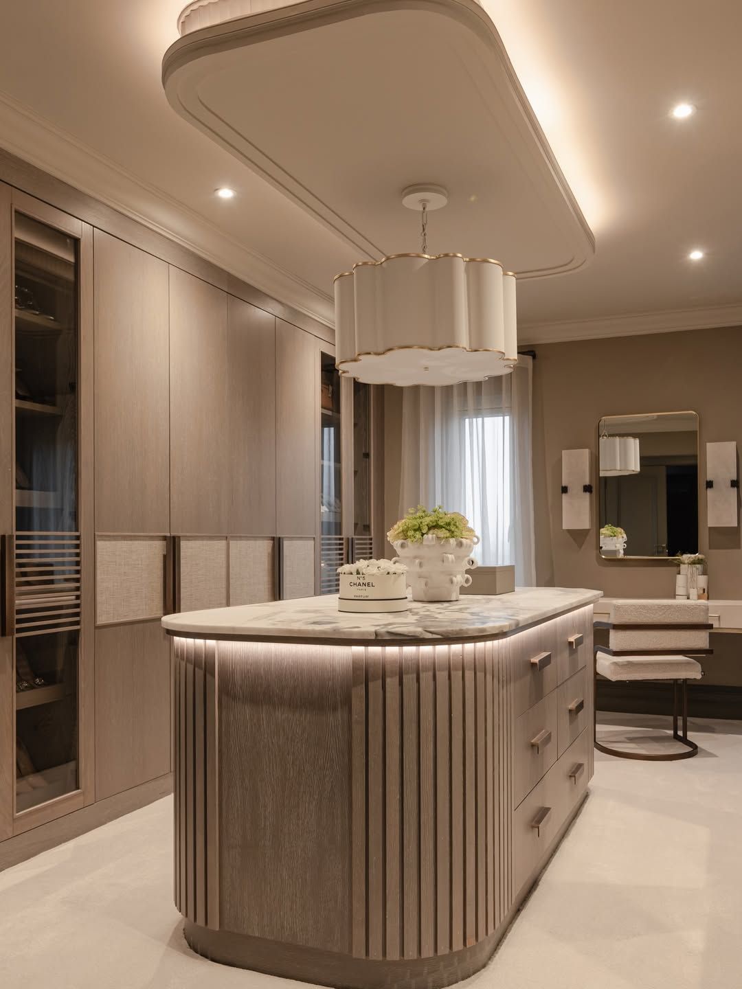 Luxurious-Walk-In-Wardrobe