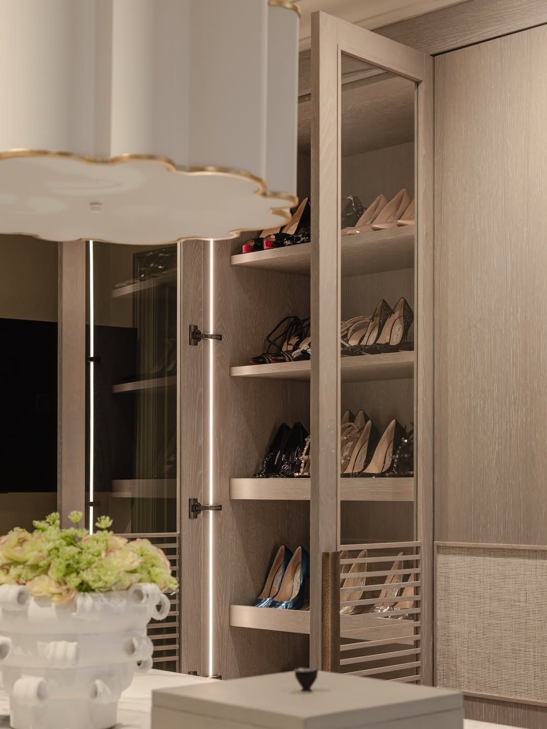 Luxurious Walk In Wardrobe