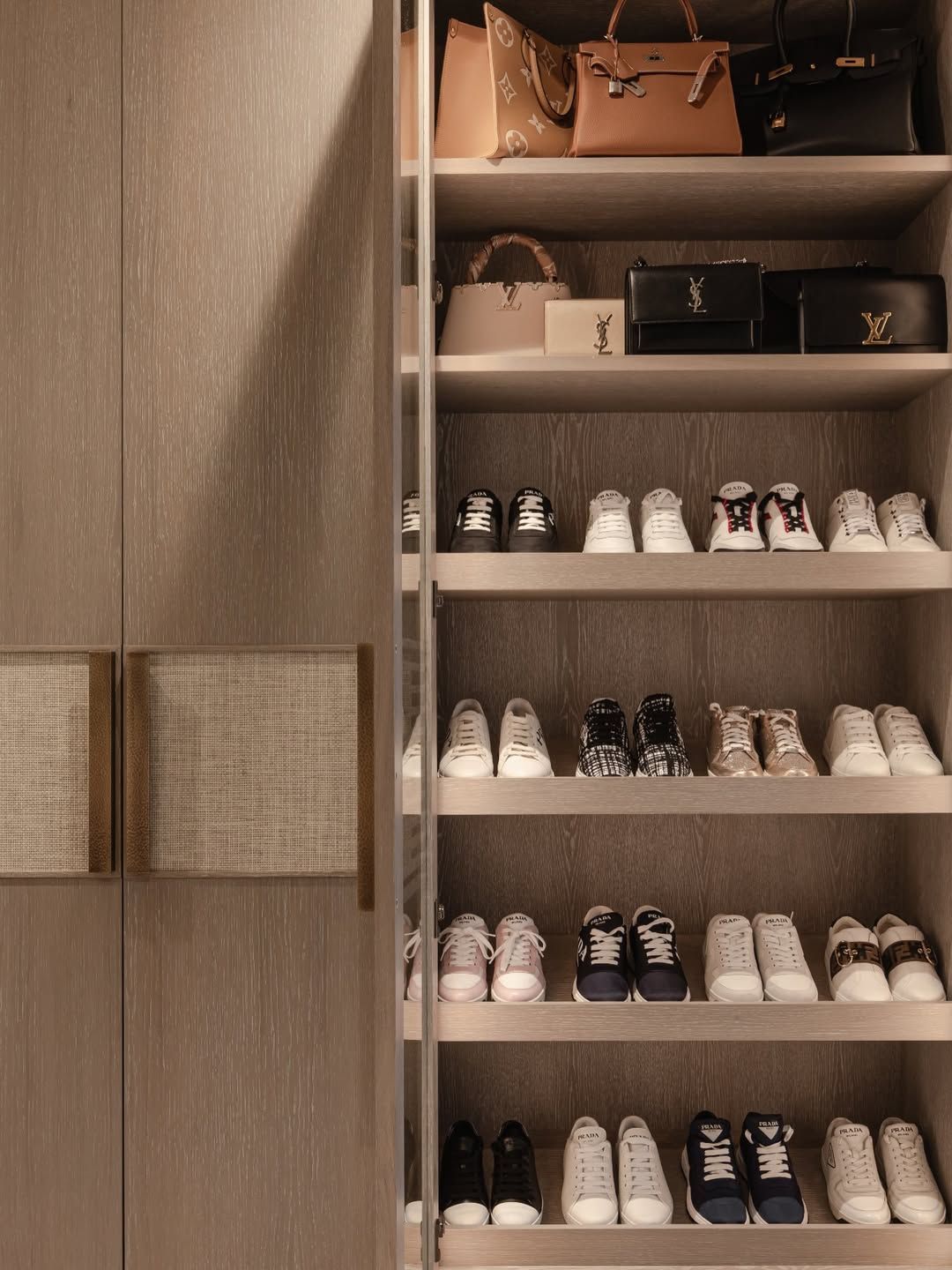 Luxurious Walk In Wardrobe