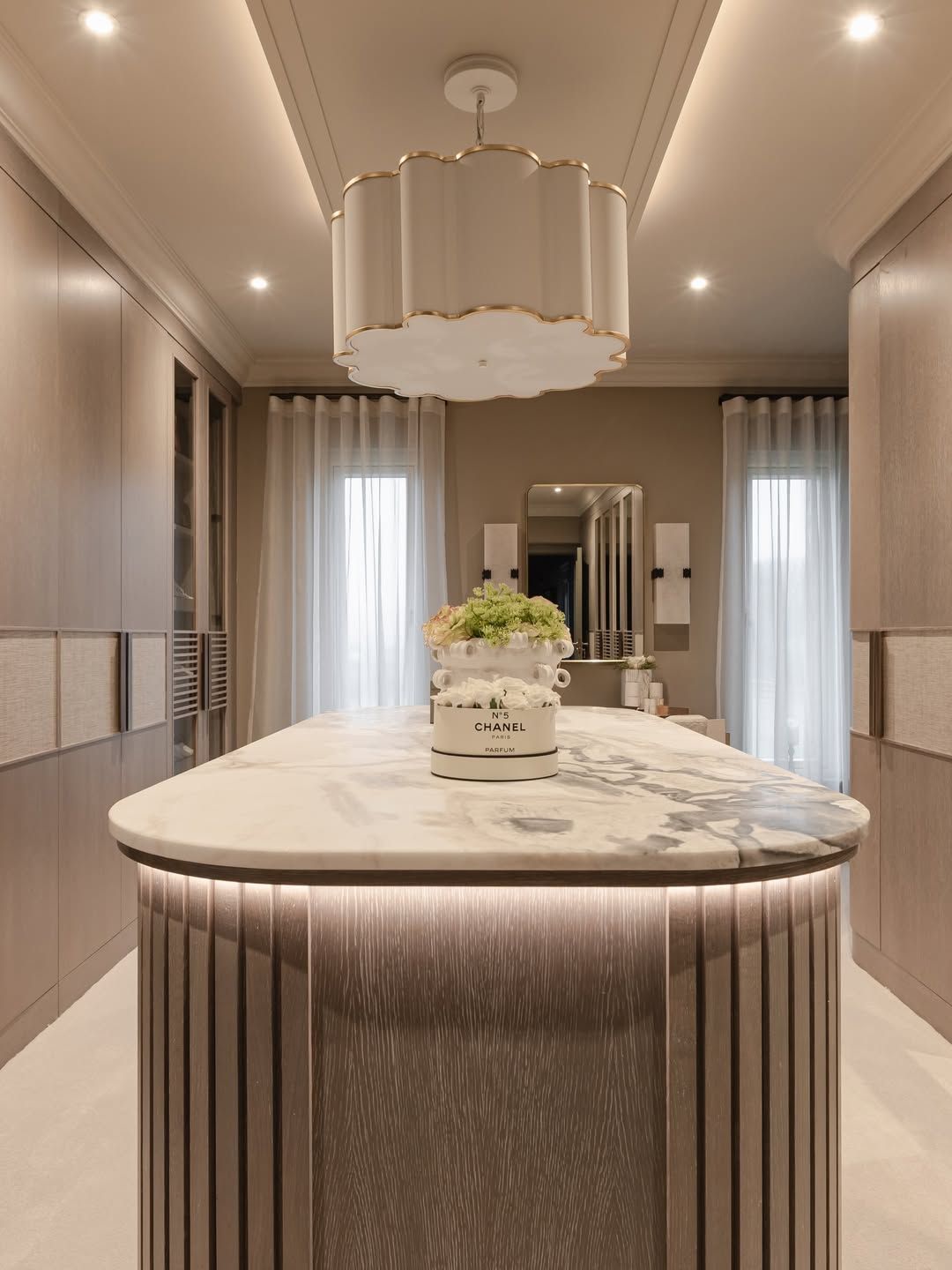 Luxurious Walk In Wardrobe