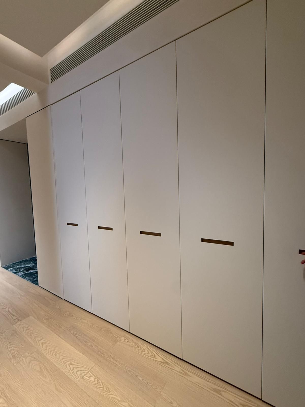 Luxurious custom wardrobes & cabinets