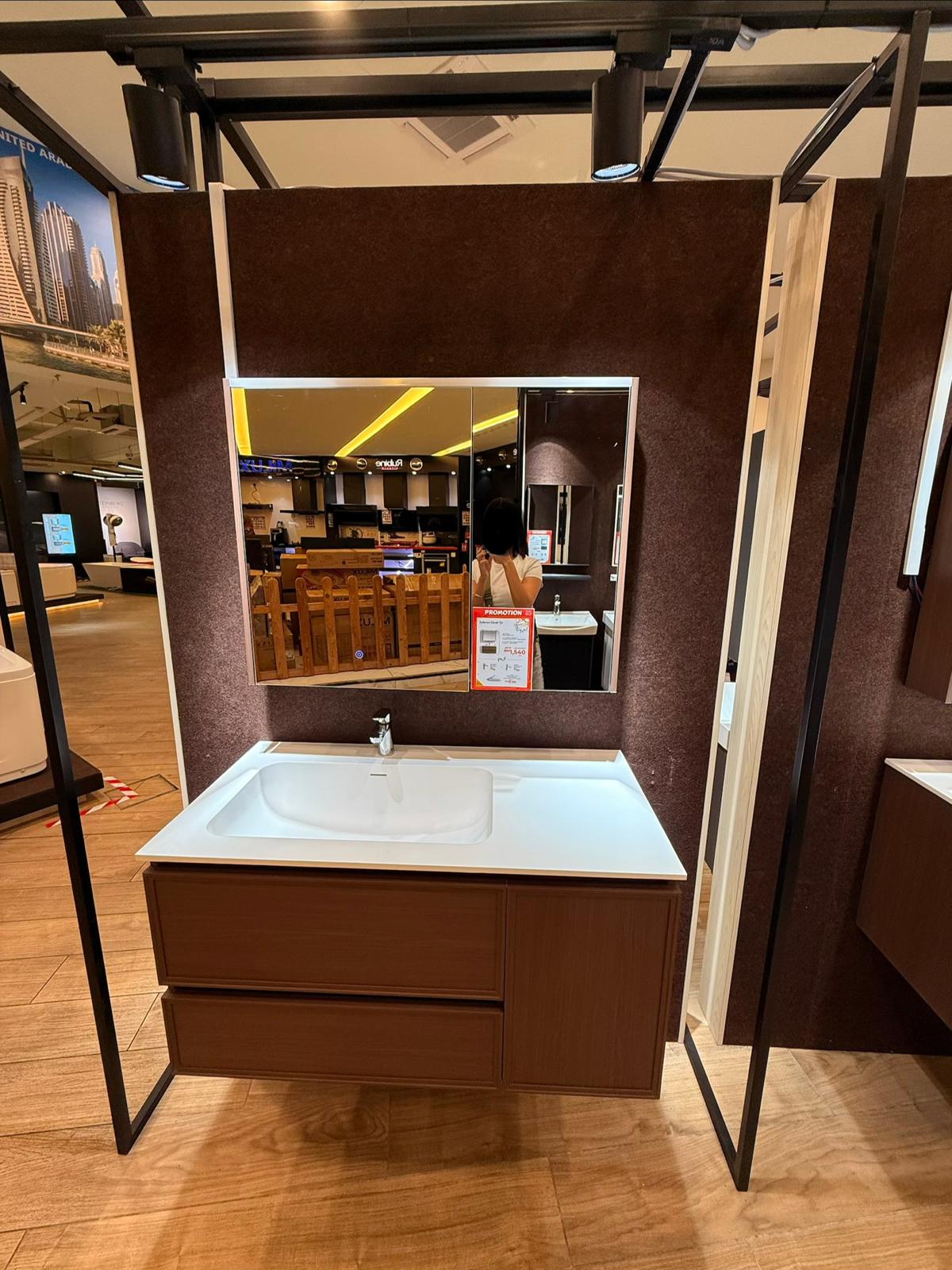 Toilet Mirror for only 16SGD??🛁✨ | Jubin BMS