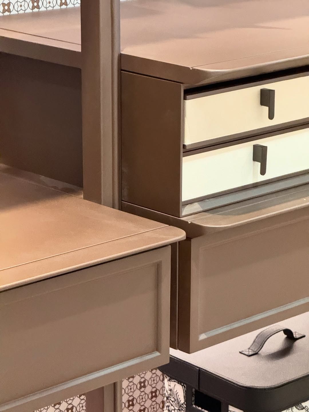 Luxe display cabinet design