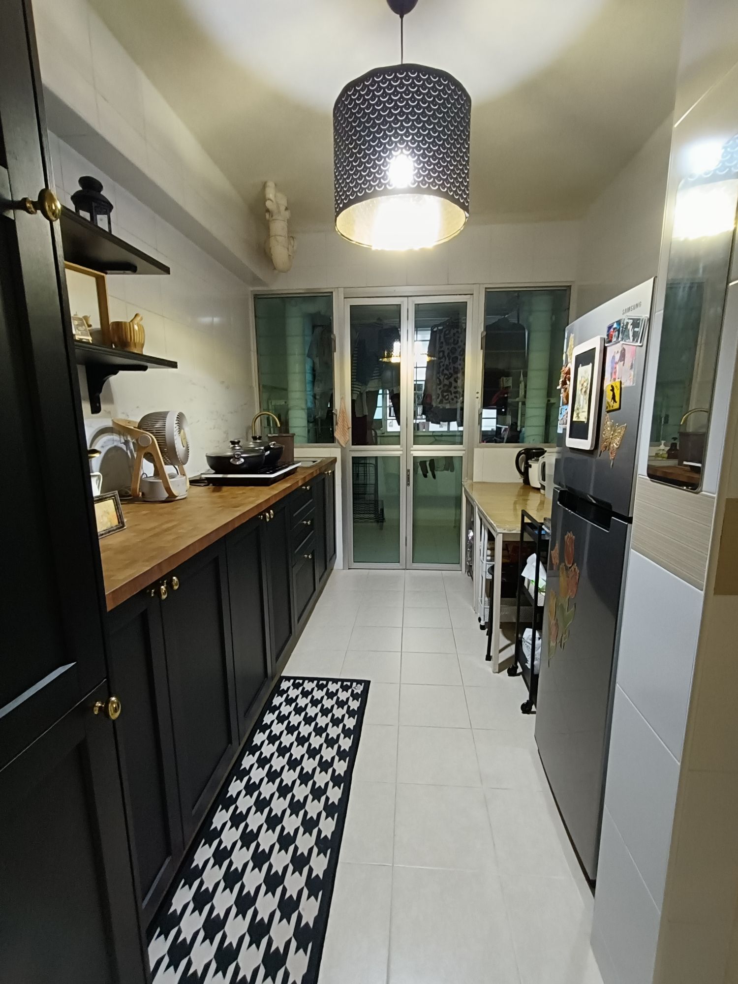 Not-so-nice-view-of-the-kitchen-plus-undersink-storage-