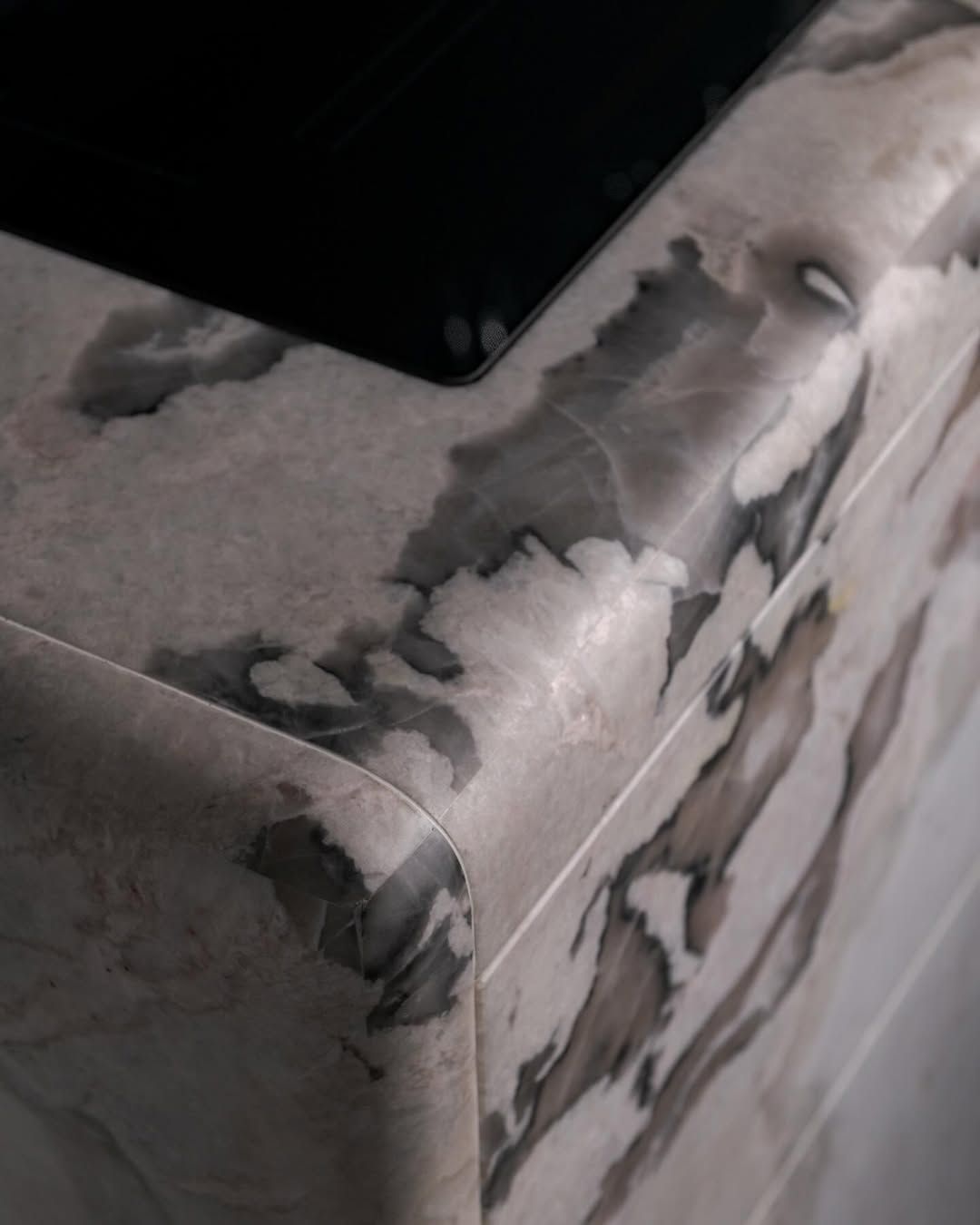 Ultra luxurious customized kitchen design