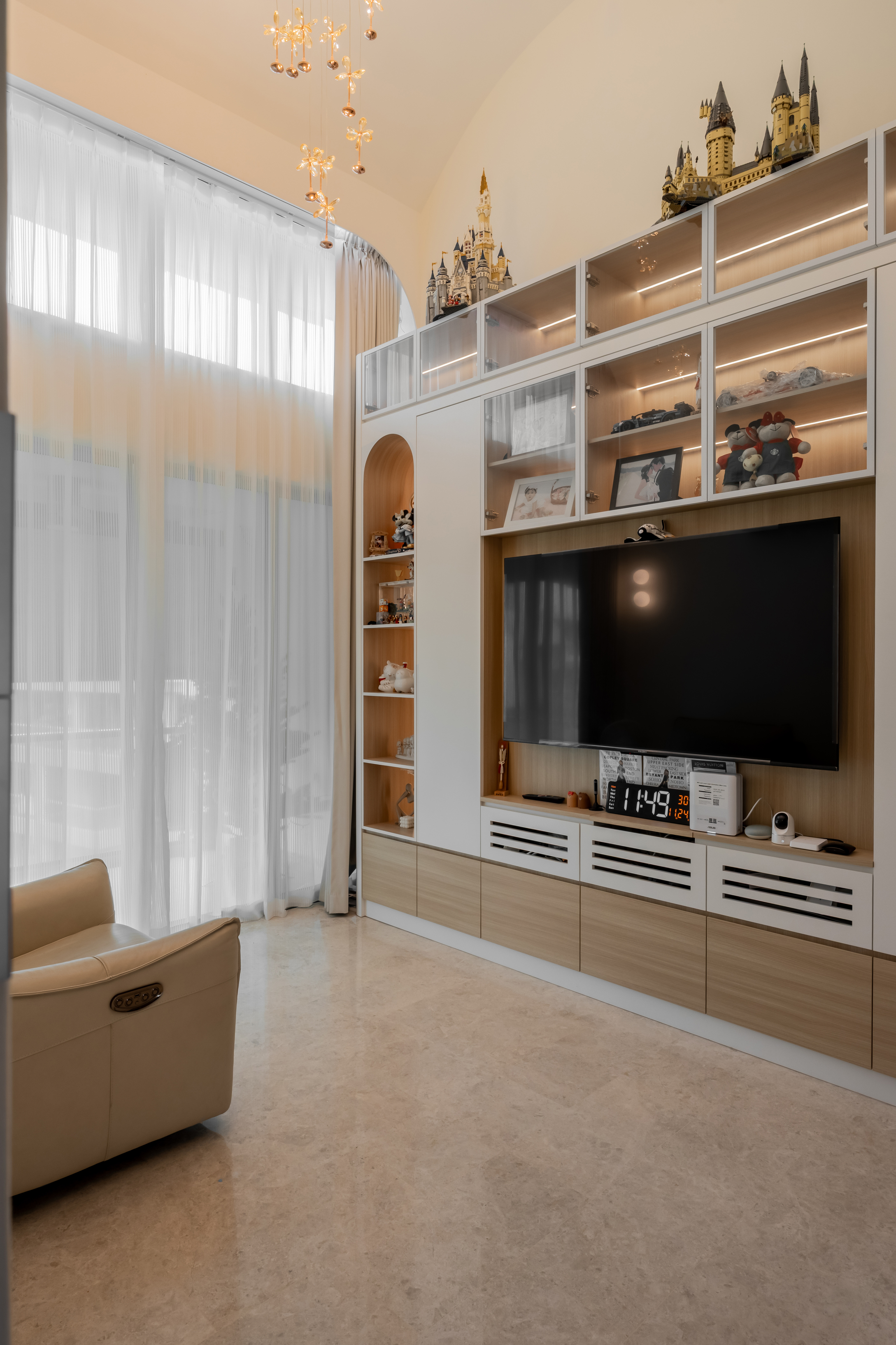 Vertical Elegance @ The Calrose