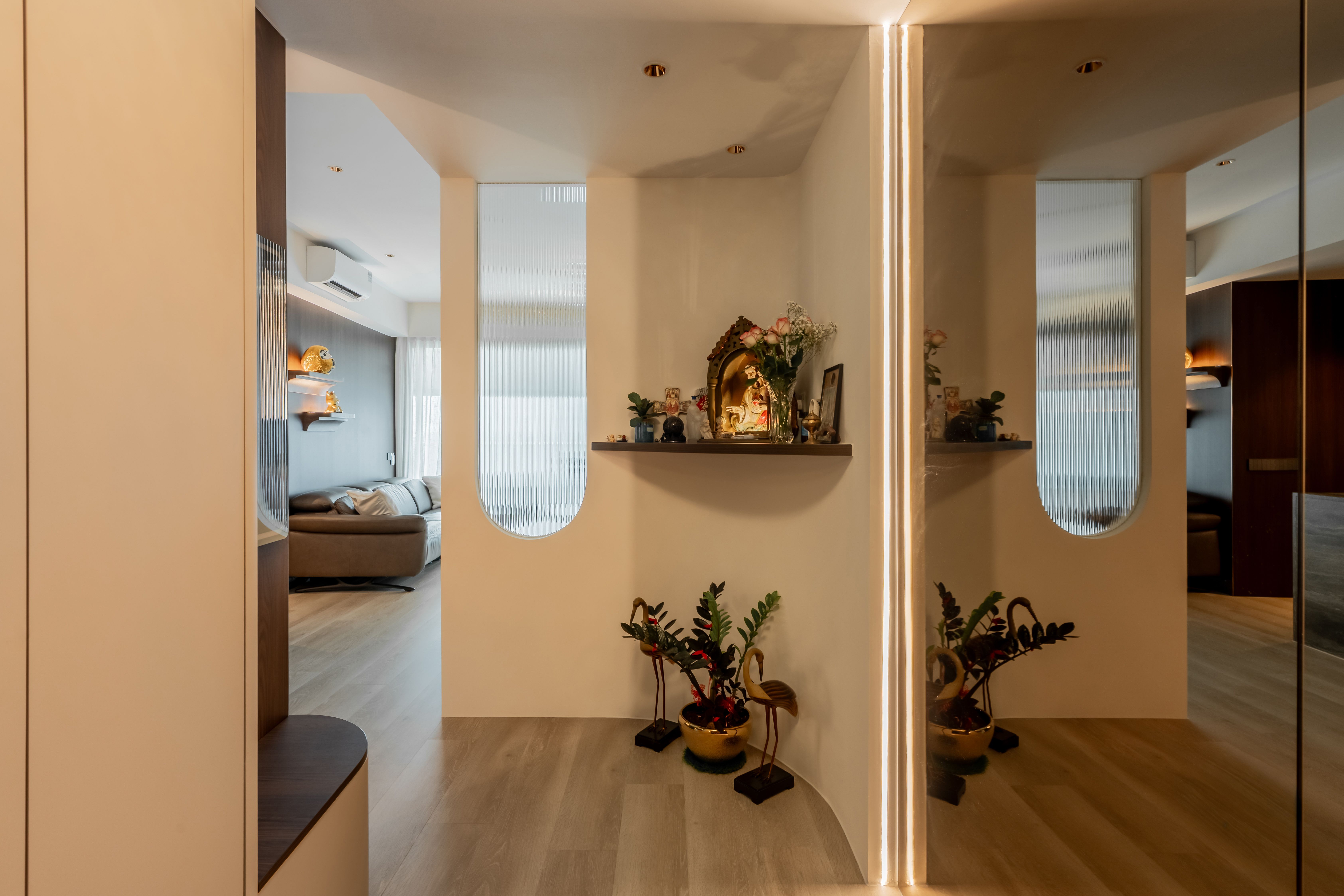 ✨ Where Curves Speak Softly In the heart of One Pearl Bank