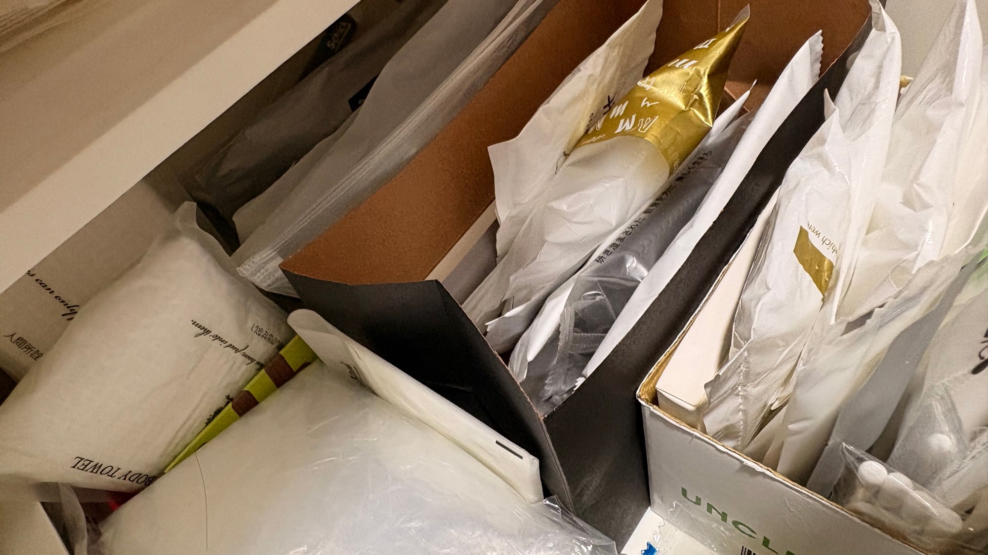 What’s-in-our-bathroom-cabinet-👀-