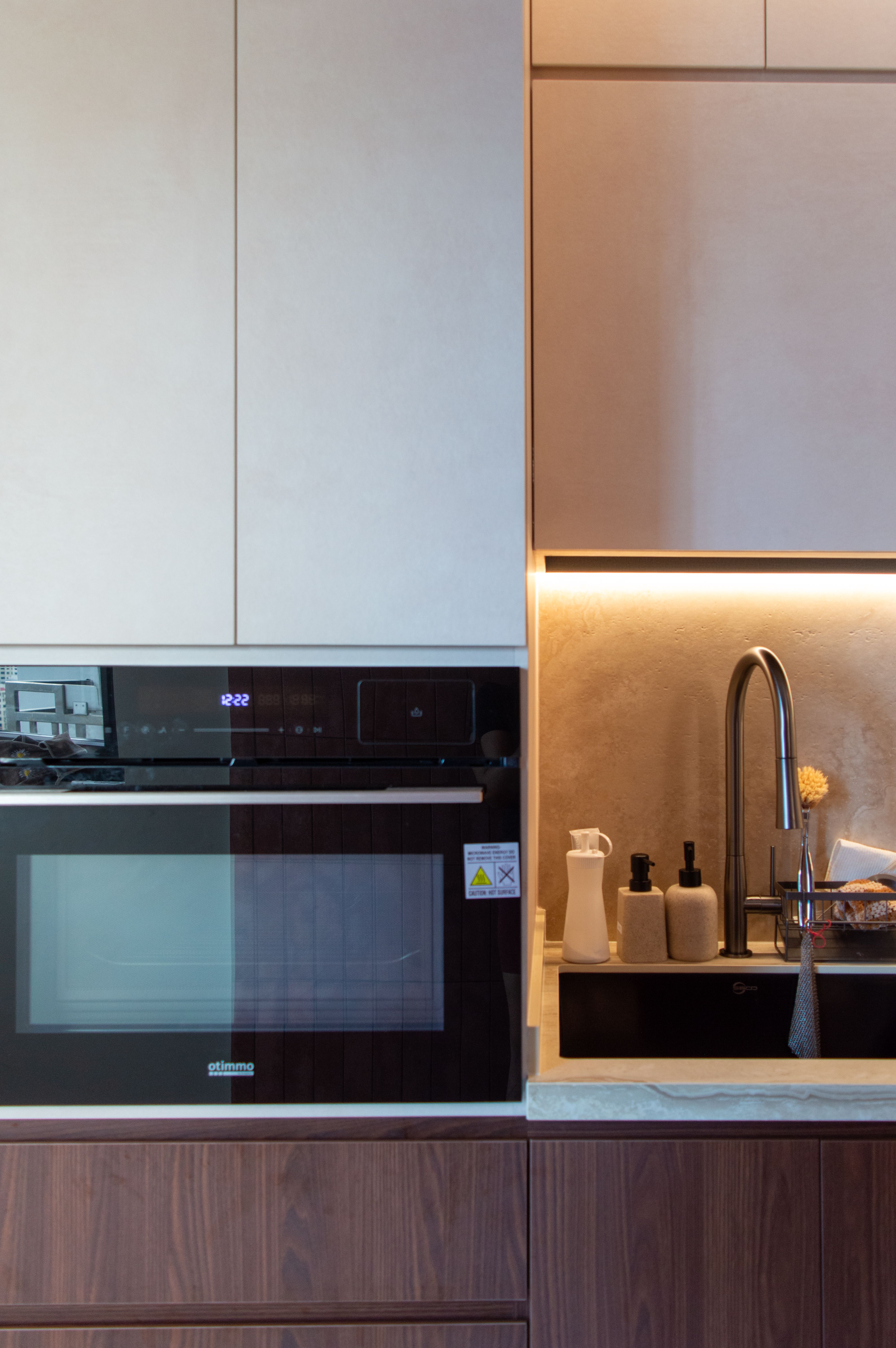 A feature wall in the kitchen?!