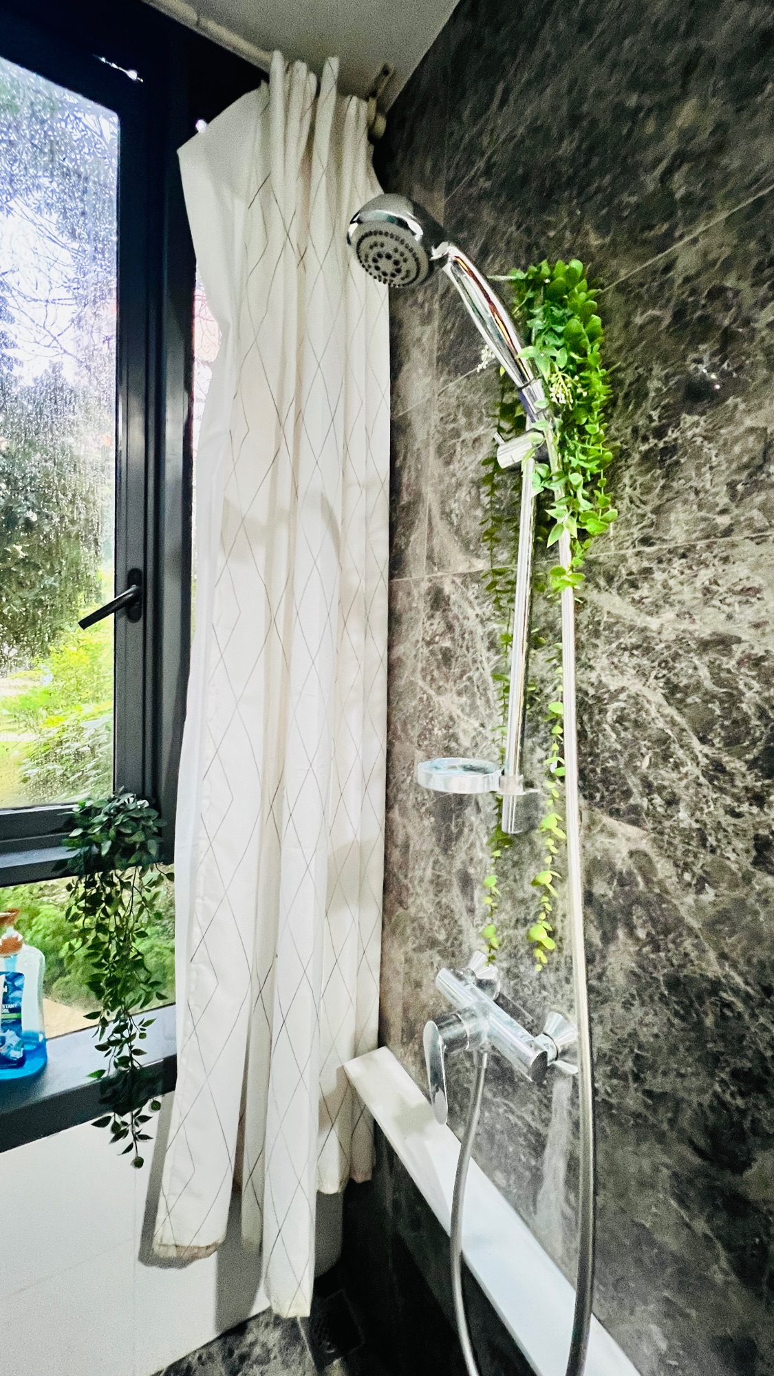 Floral Bathroom Design ☘️