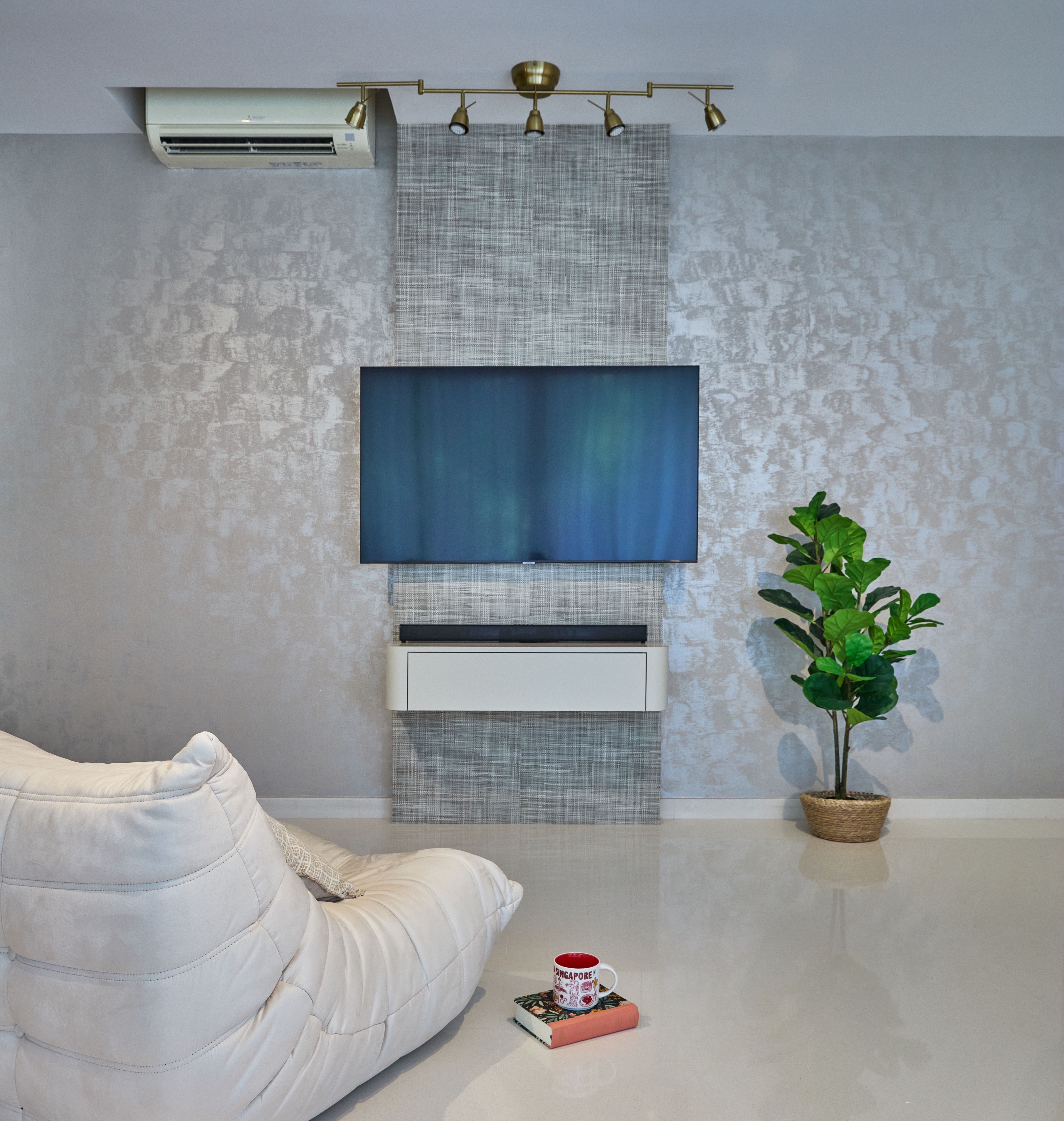 Coastal Living @ The Seaview condominium in District 15