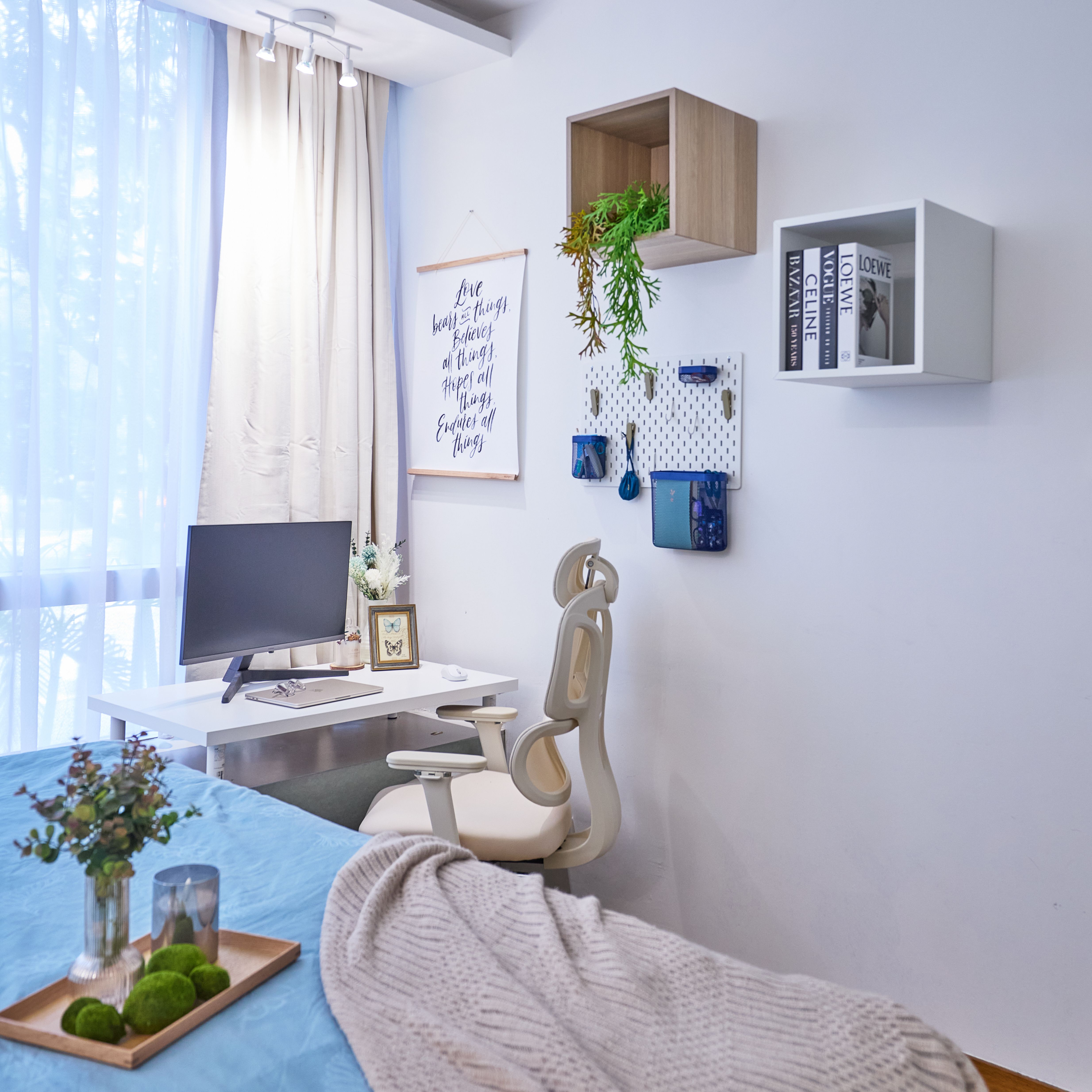 Coastal Living @ The Seaview condominium in District 15