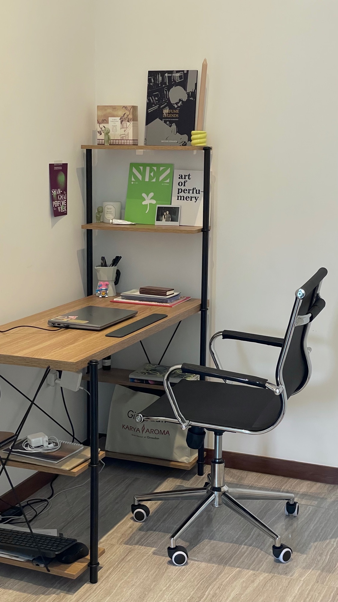 A-Perfectly-Imperfect-Home-Office-Space-💼