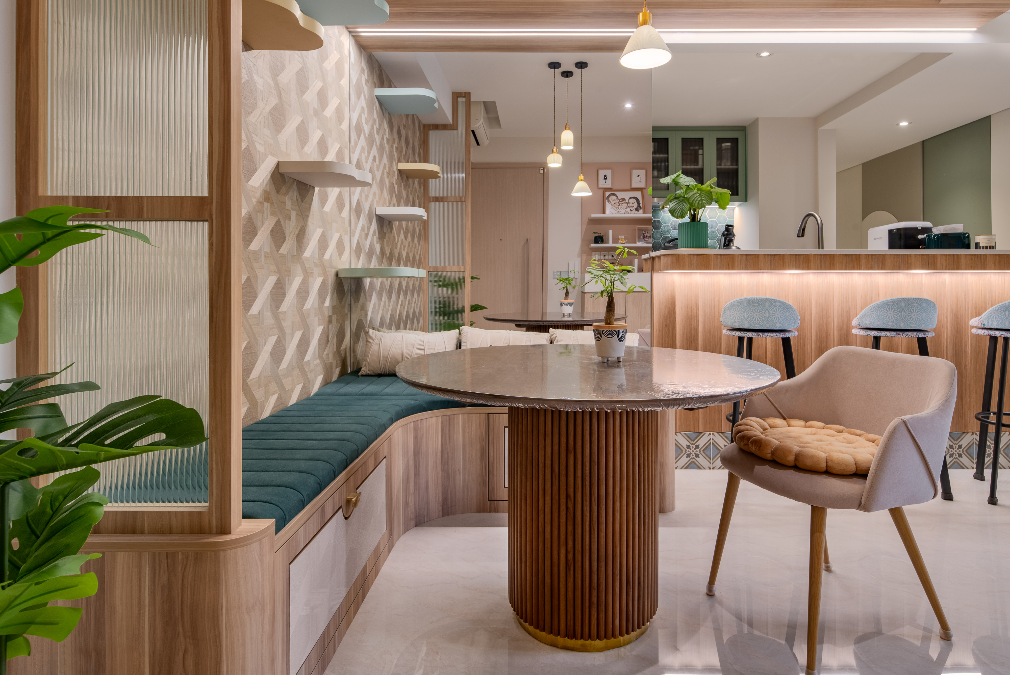 Cat-friendly & Coastal Eclectic : An immersive experience