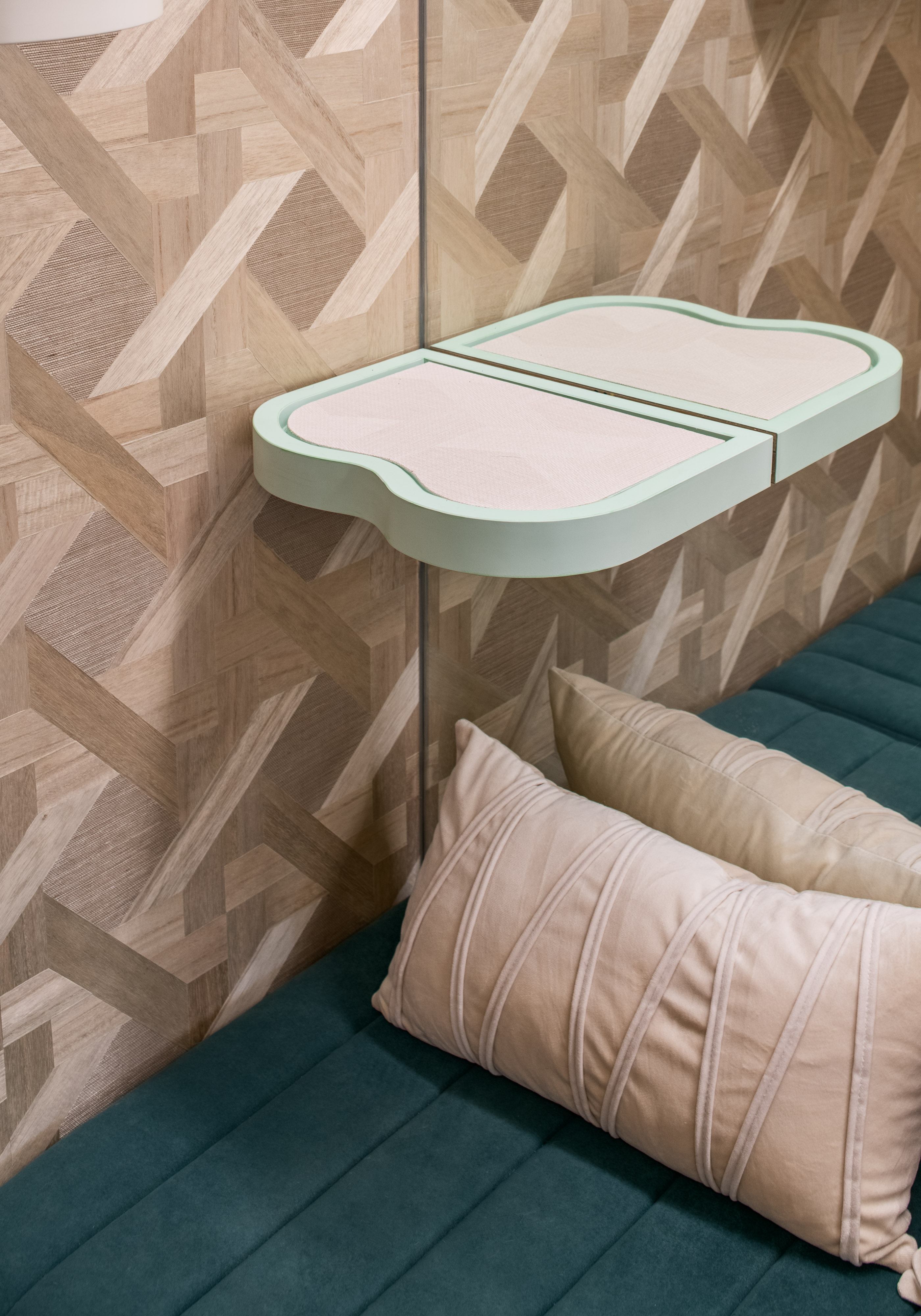 Cat-friendly & Coastal Eclectic : An immersive experience