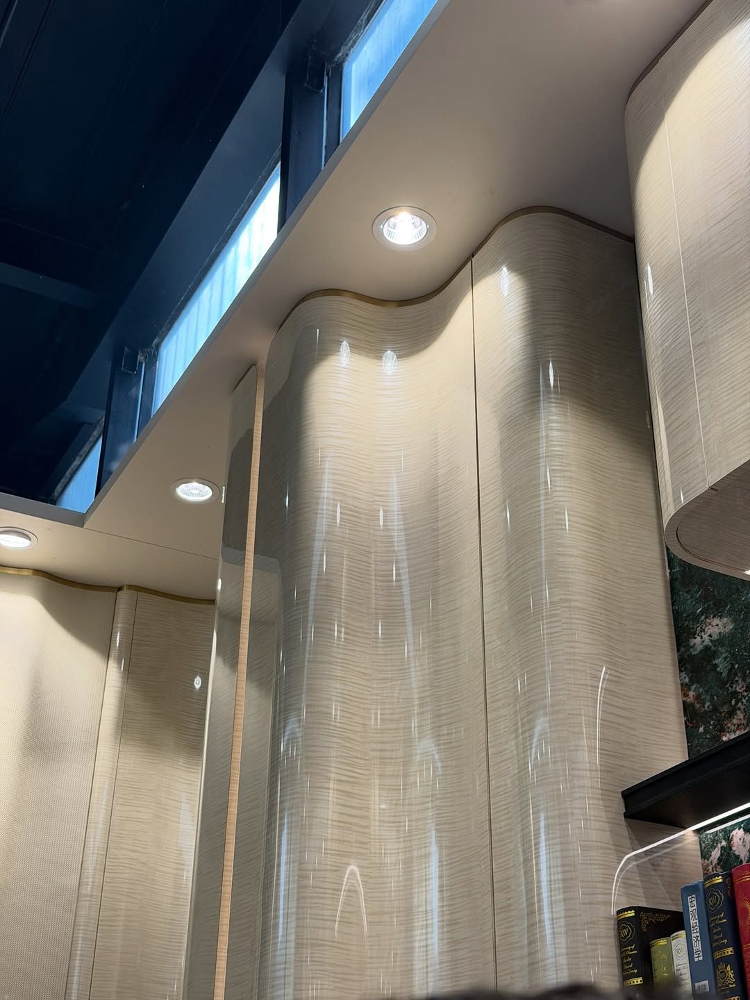 Luxurious-wood-veneer-design-details