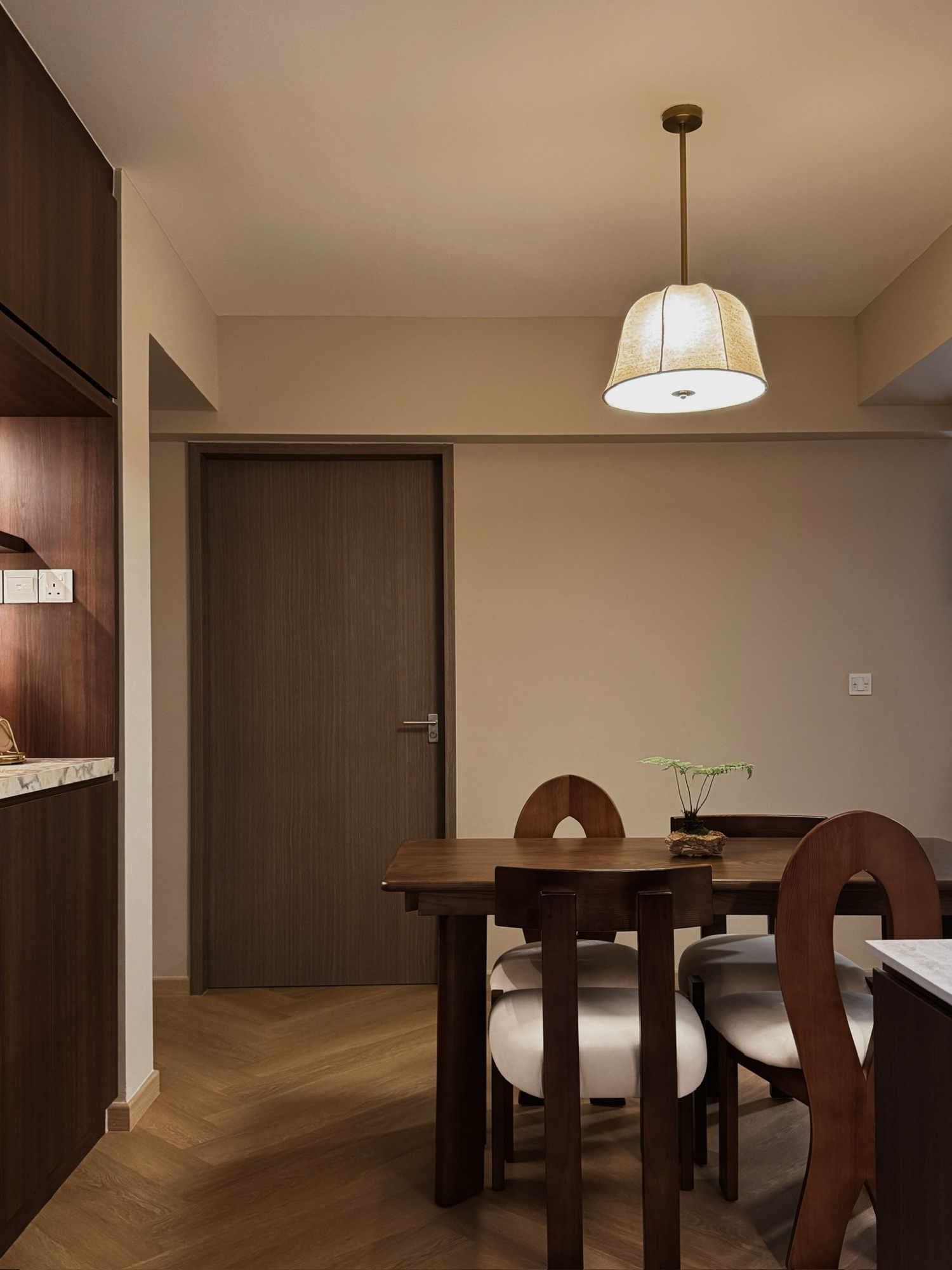 Moody Mid-Century: A Cozy, Deep-Hued Haven for our couple 🍂🤎🌰