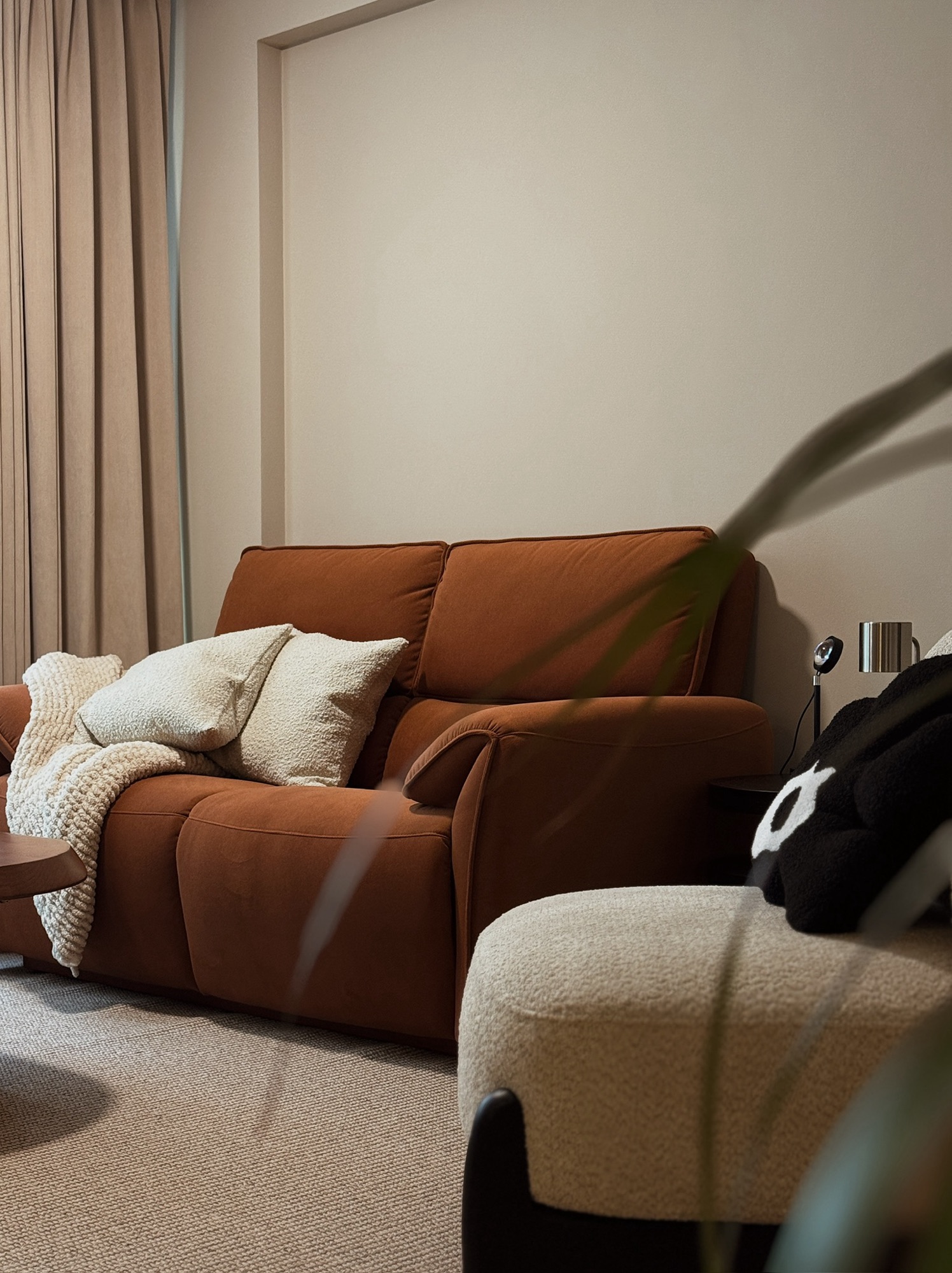 Moody Mid-Century: A Cozy, Deep-Hued Haven for our couple 🍂🤎🌰