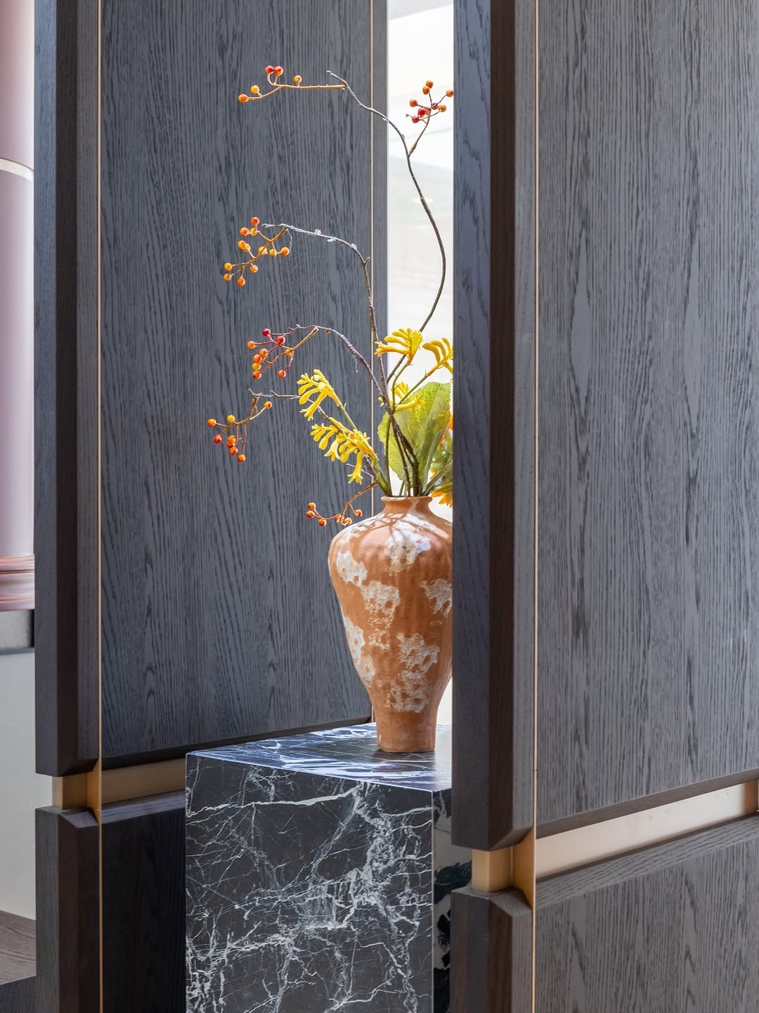 Sophisticated carpentry design details