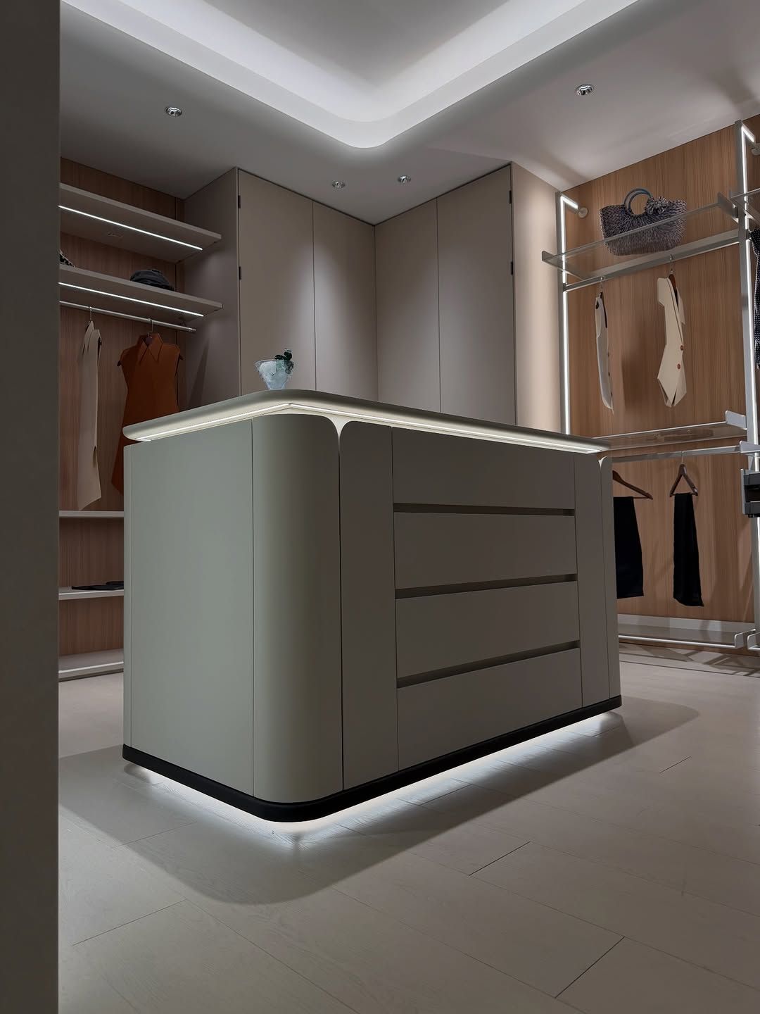 Stylish-walk-in-wardrobe-island-design