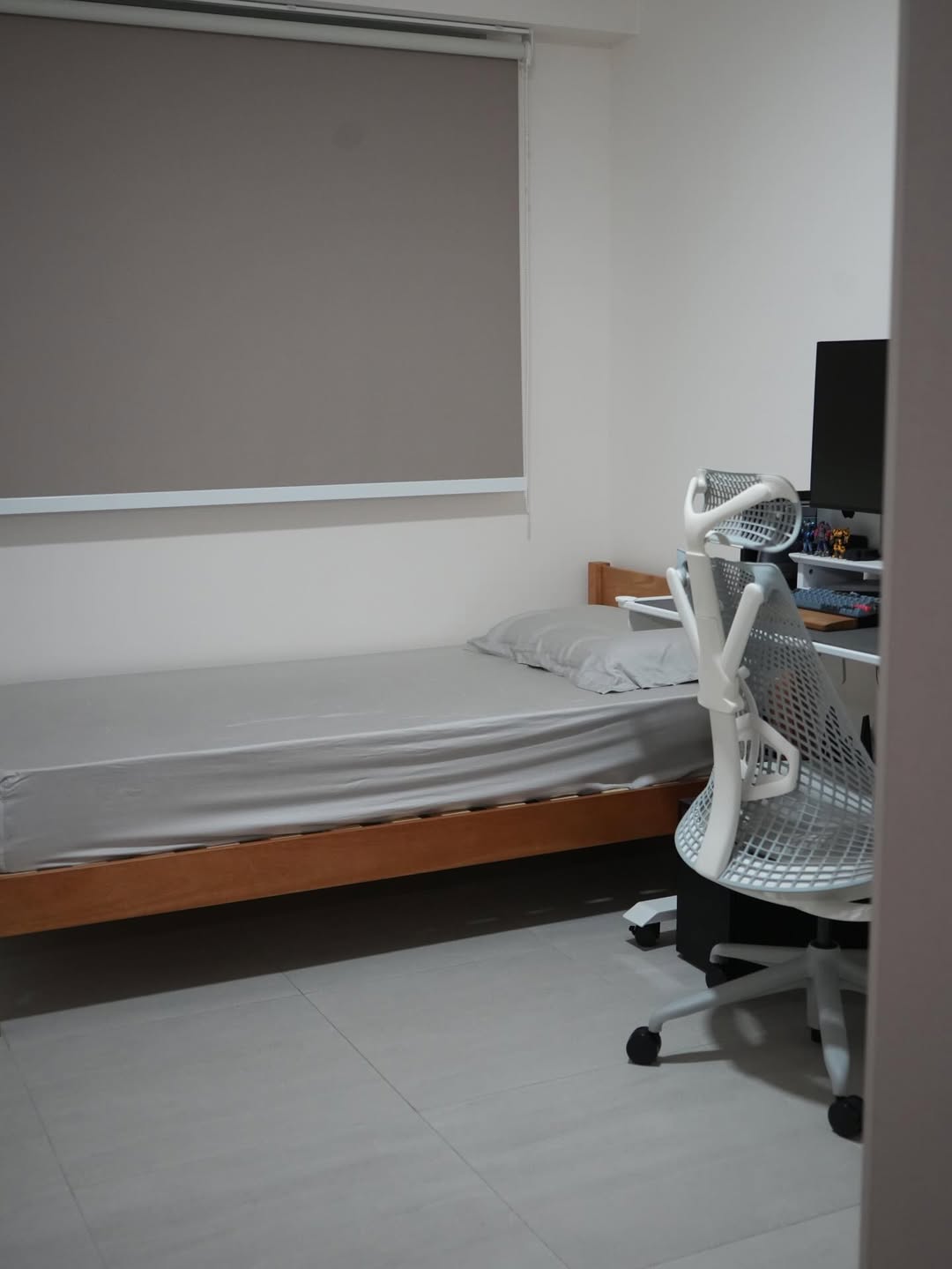 🛏️ Guest Room + Workspace 💻
