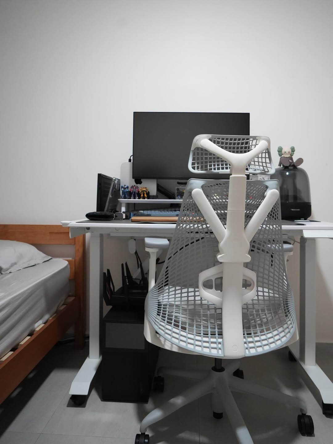 🛏️ Guest Room + Workspace 💻