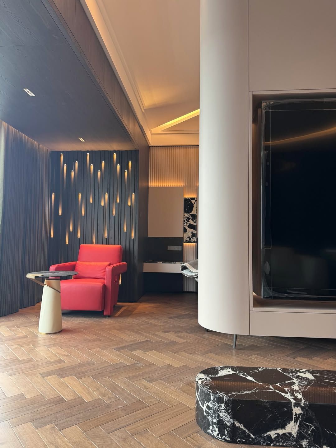 Luxurious TV wall design
