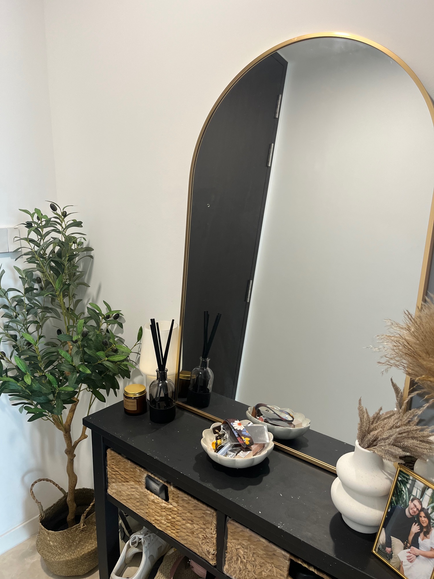 Make every corner visually interesting in your tiny apartment