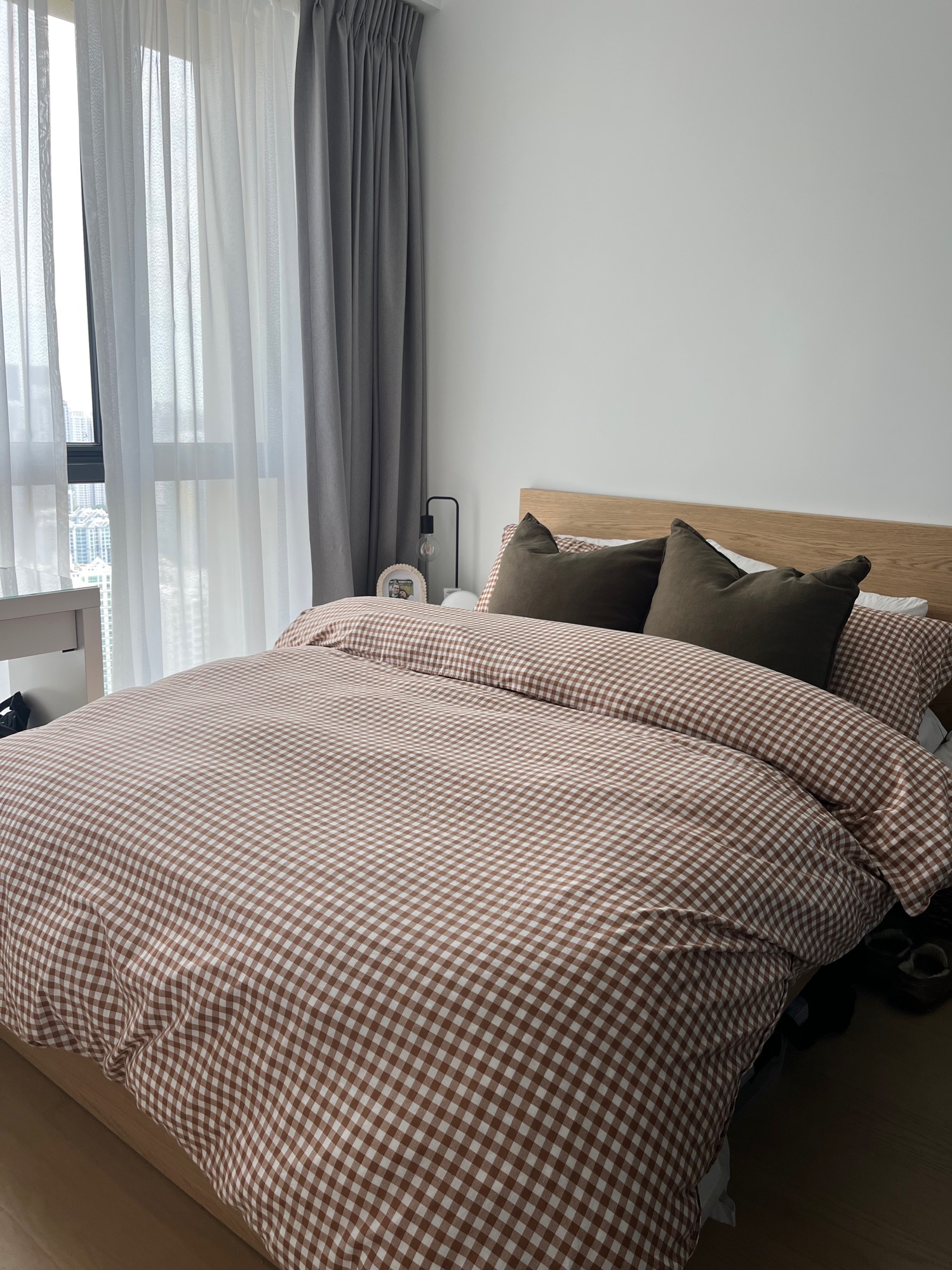 Make every corner visually interesting in your tiny apartment