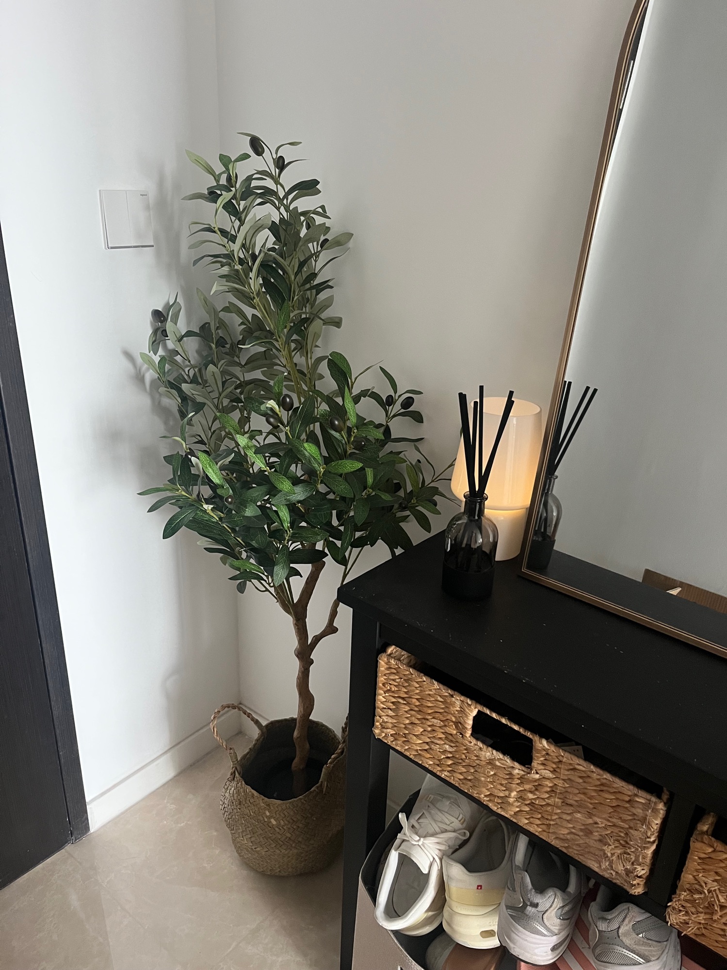 Make every corner visually interesting in your tiny apartment