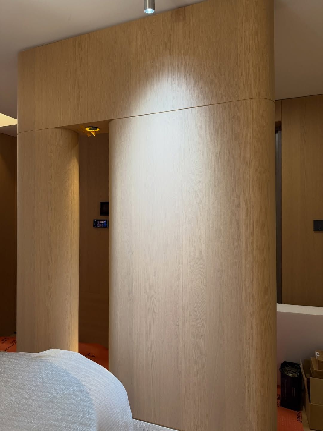 Curved-bedroom-wall-design