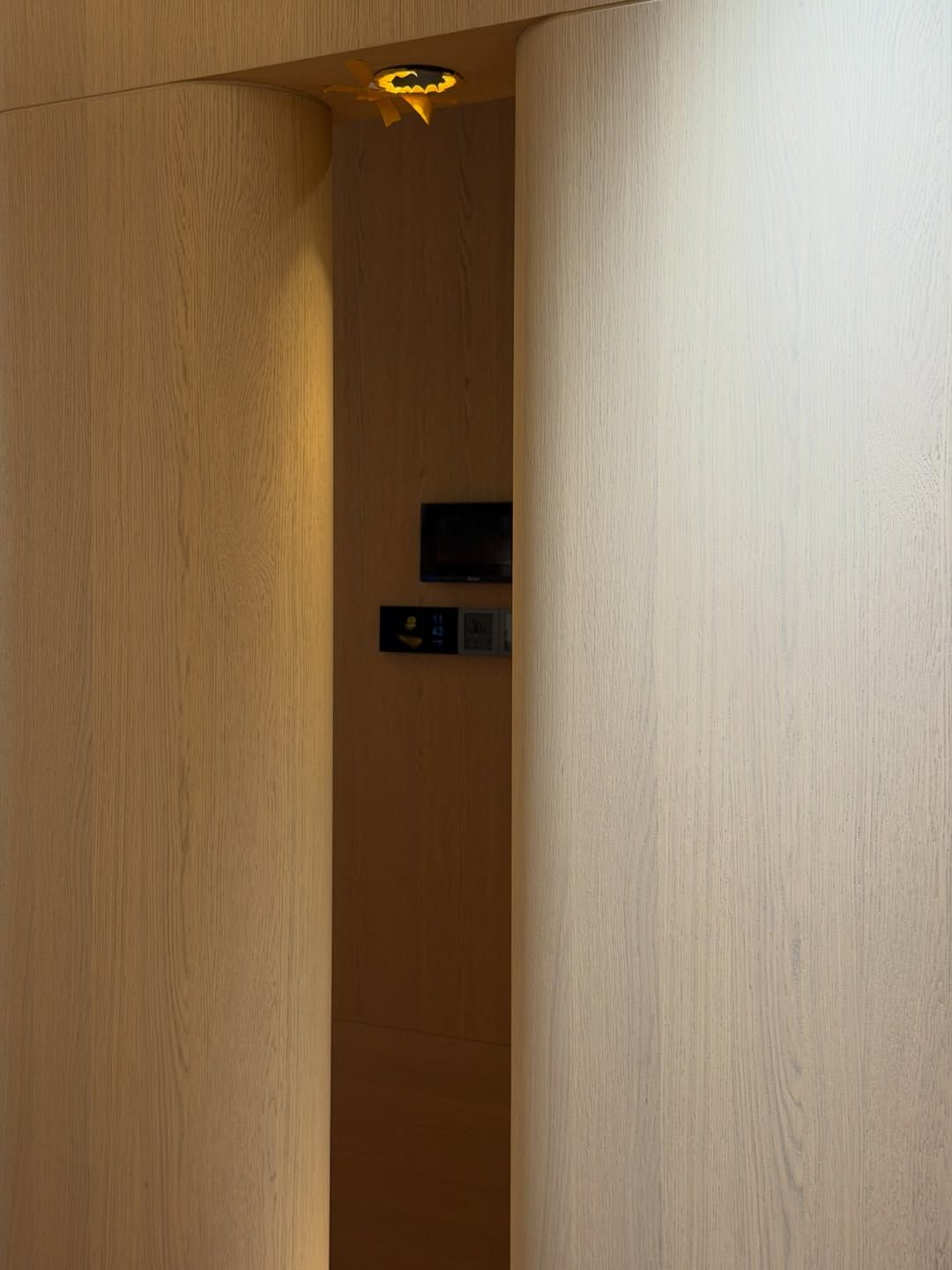 Curved bedroom wall design