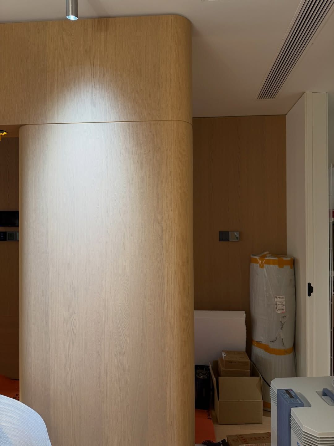 Curved bedroom wall design