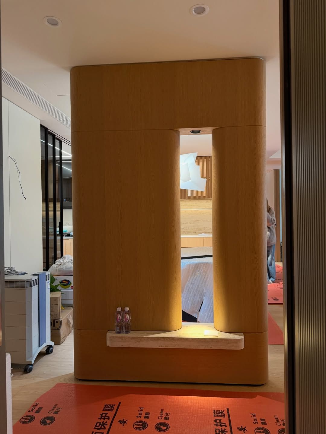 Curved bedroom wall design