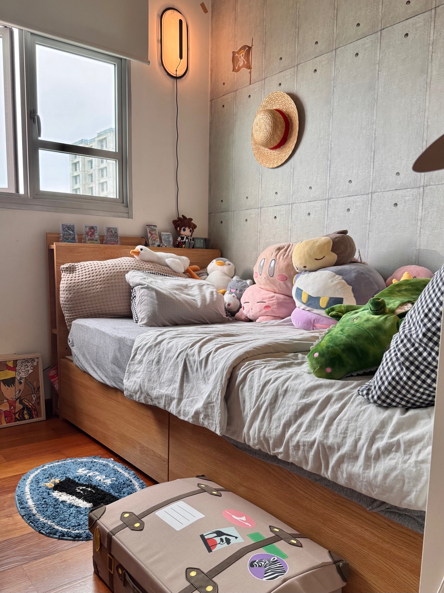 Trying to keep this room neat… still work in progress 😆