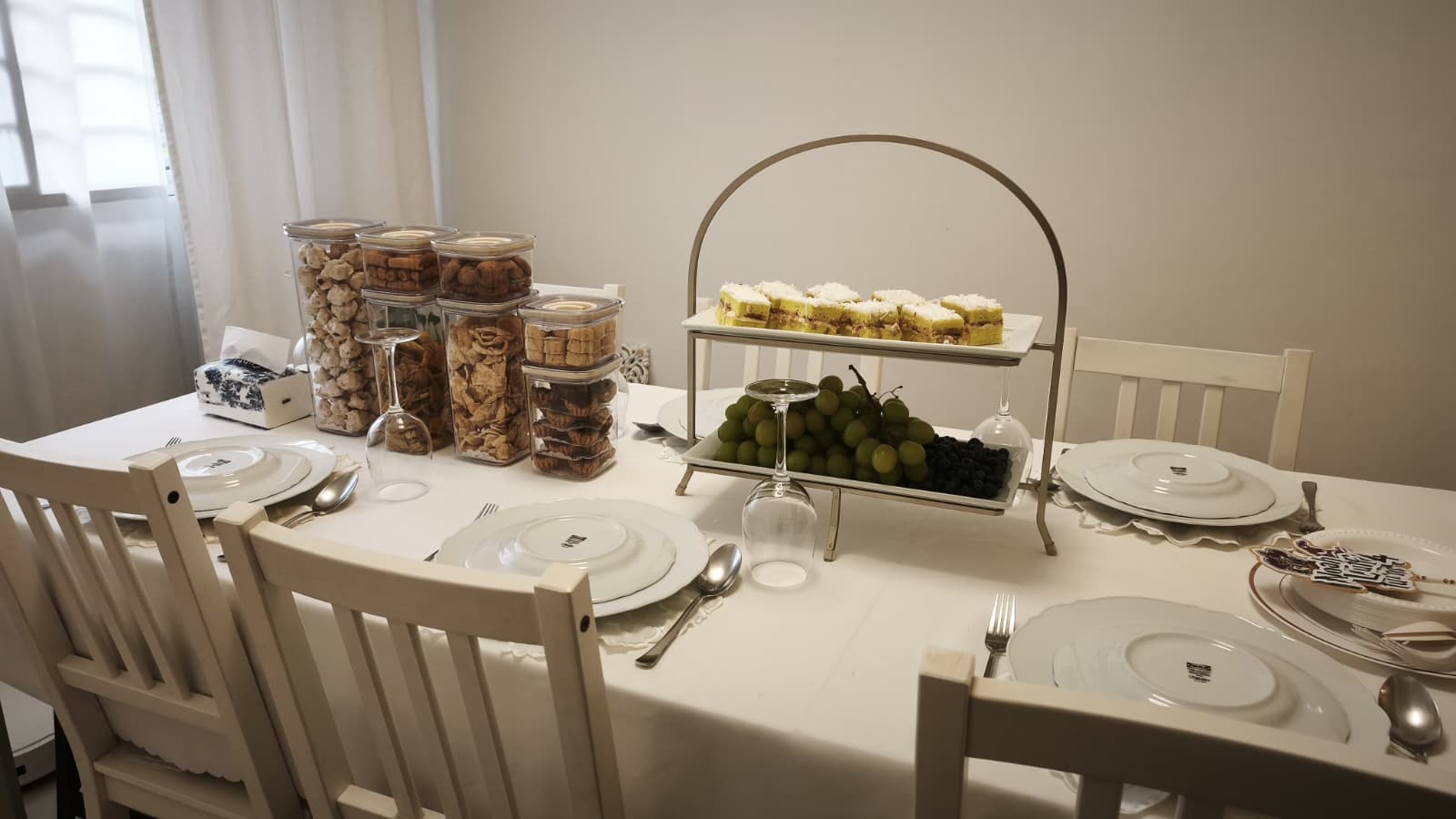 The-only-container-brand-you-ever-need-for-storing-festive-cookies!