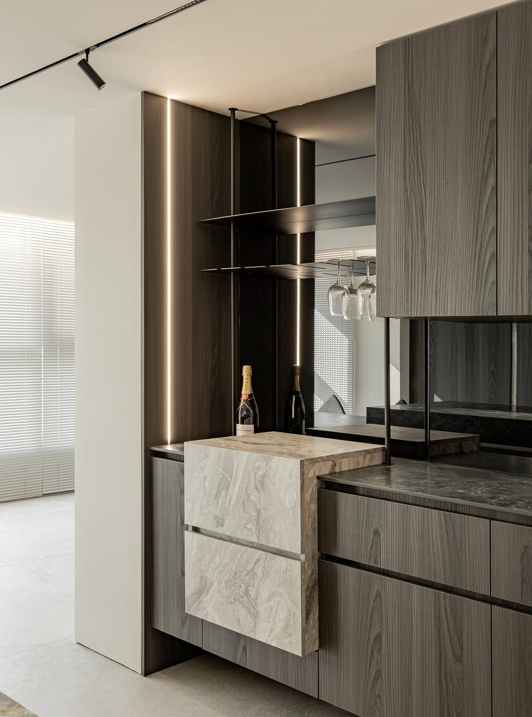 Sophisticated-pantry-niche-design