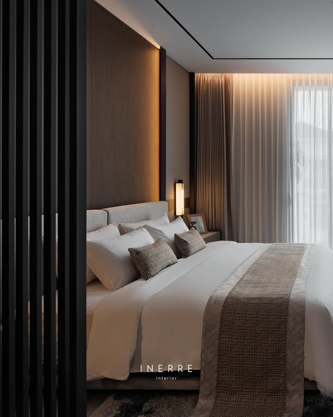 Luxurious walk in wardrobe & bedroom design