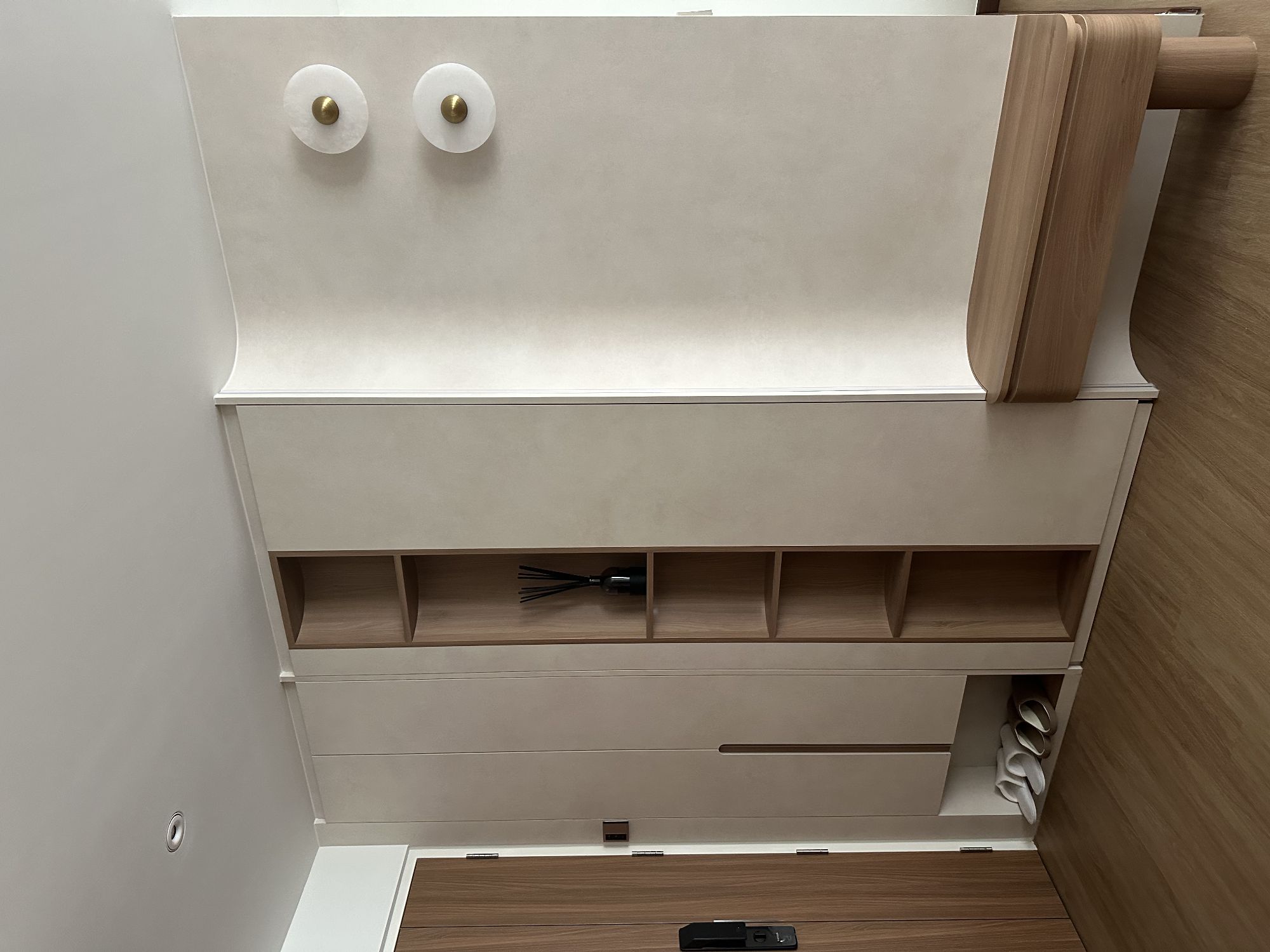 Entryway-essentials,-but-make-it-art.-☁️🪵