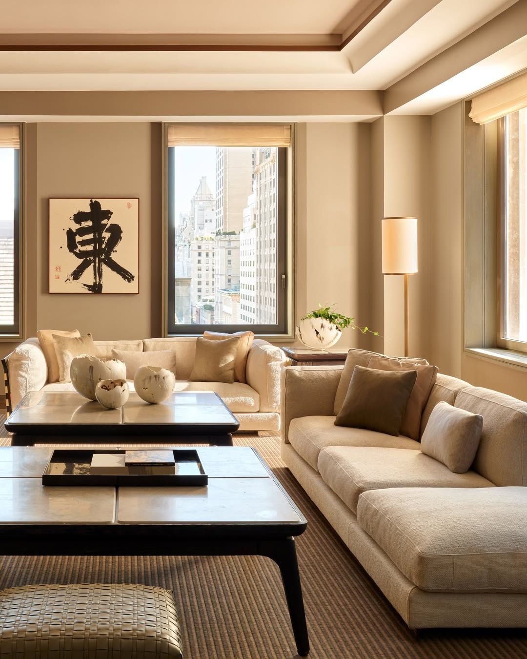 Luxurious-and-refined-living-room-design