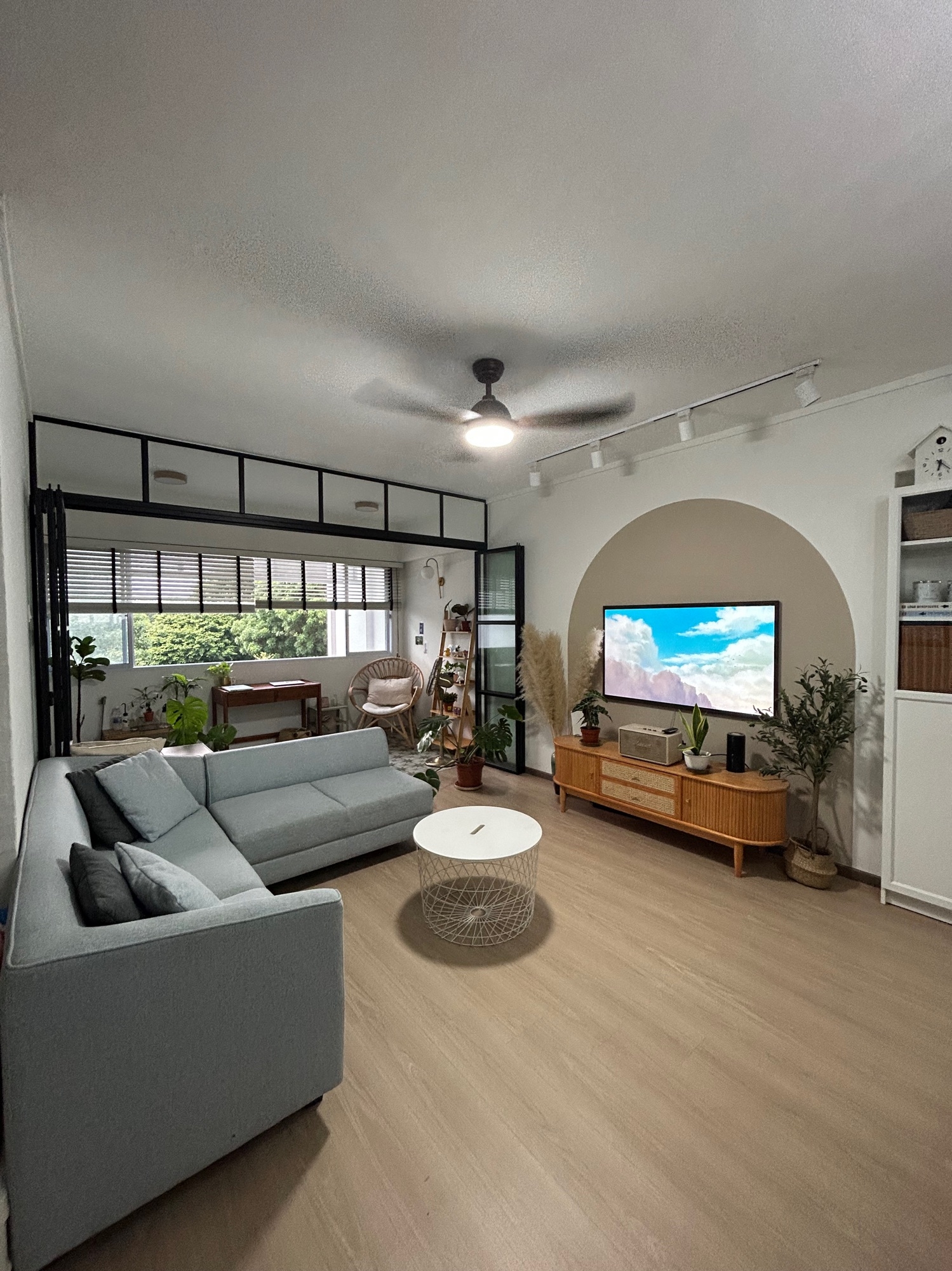 Light-vs-dark-theme:-our-major-regret